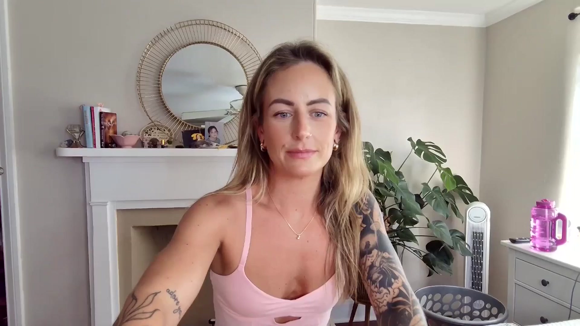 Gallery image thumbnail from Lena_bee's myfreecams stream on, 08/27/2025, 18:51 image 20 of 20