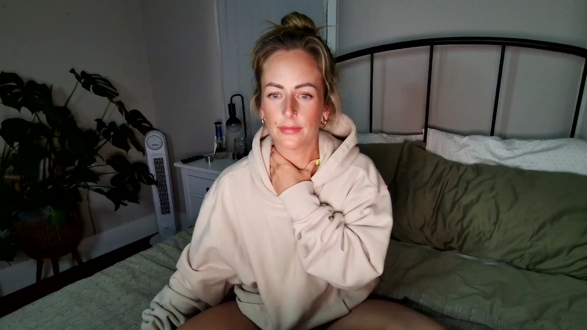 Gallery image thumbnail from Lena_bee's myfreecams stream on, 08/29/2025, 03:06 image 8 of 20