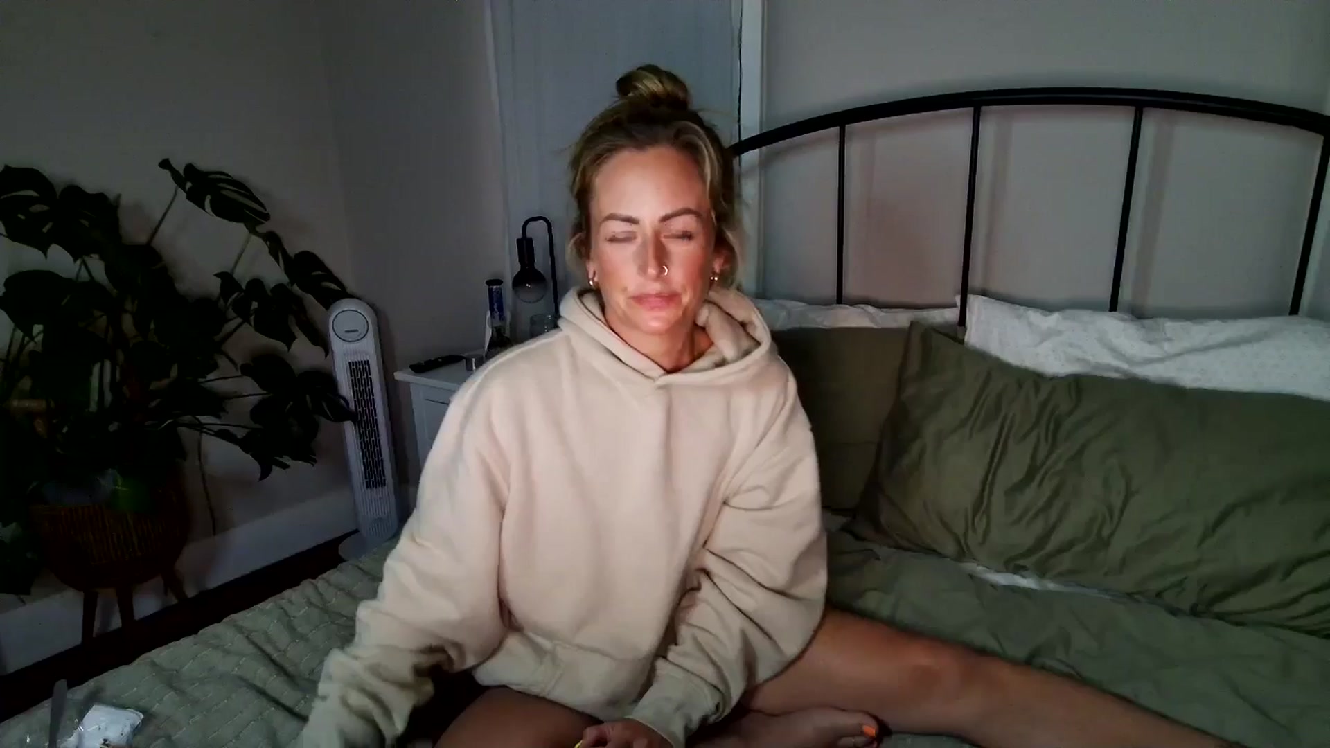Gallery image thumbnail from Lena_bee's myfreecams stream on, 08/29/2025, 03:06 image 18 of 20