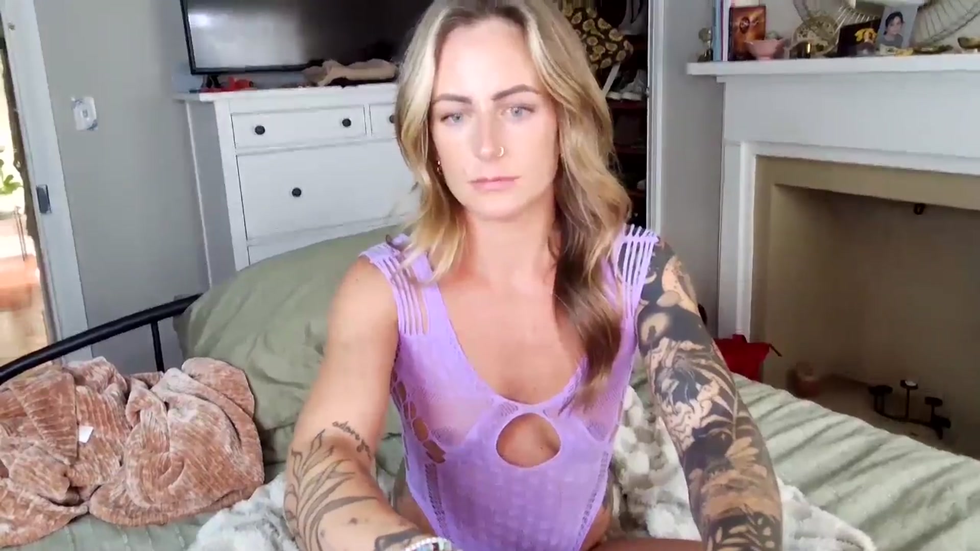 Gallery image thumbnail from Lena_bee's myfreecams stream on, 09/05/2025, 21:51 image 11 of 20