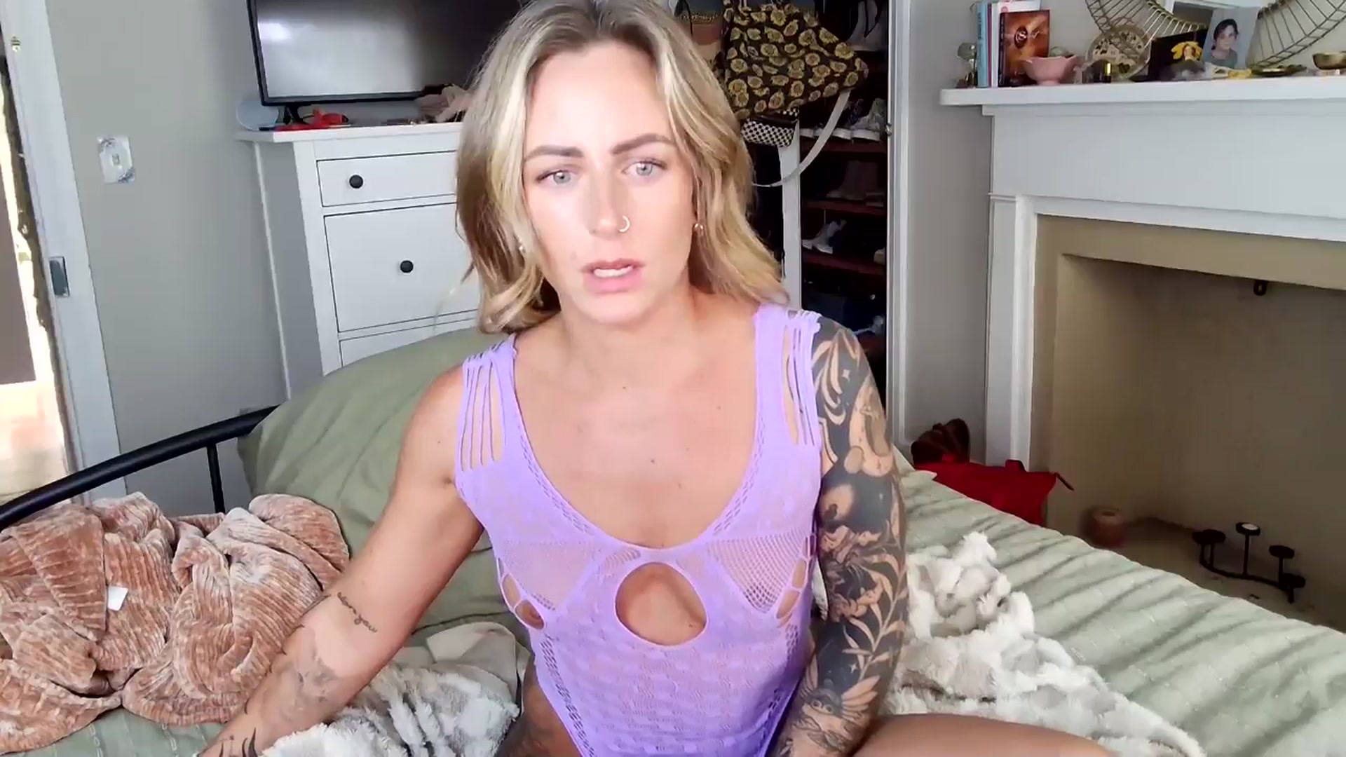 Gallery image thumbnail from Lena_bee's myfreecams stream on, 09/05/2025, 21:51 image 3 of 20