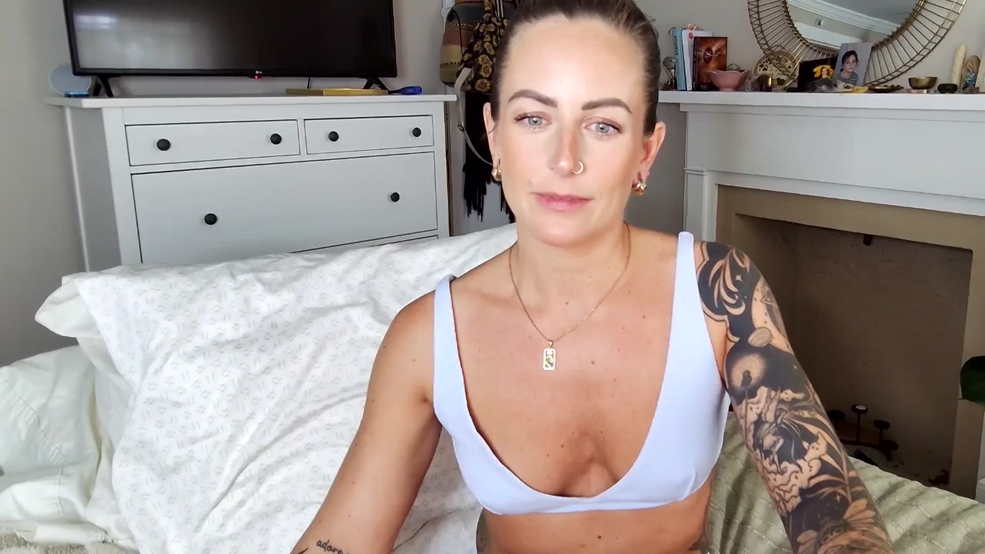 Gallery image thumbnail from Lena_bee's myfreecams stream on, 09/16/2025, 18:47 image 19 of 20