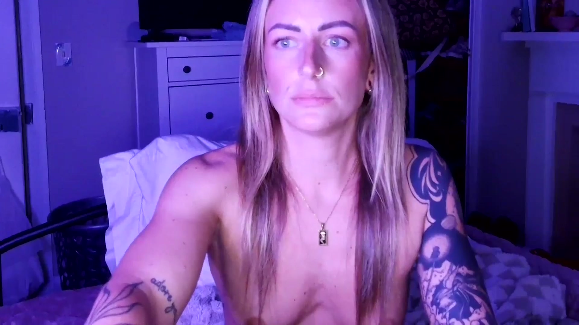 Gallery image thumbnail from Lena_bee's myfreecams stream on, 09/27/2025, 22:28 image 18 of 20