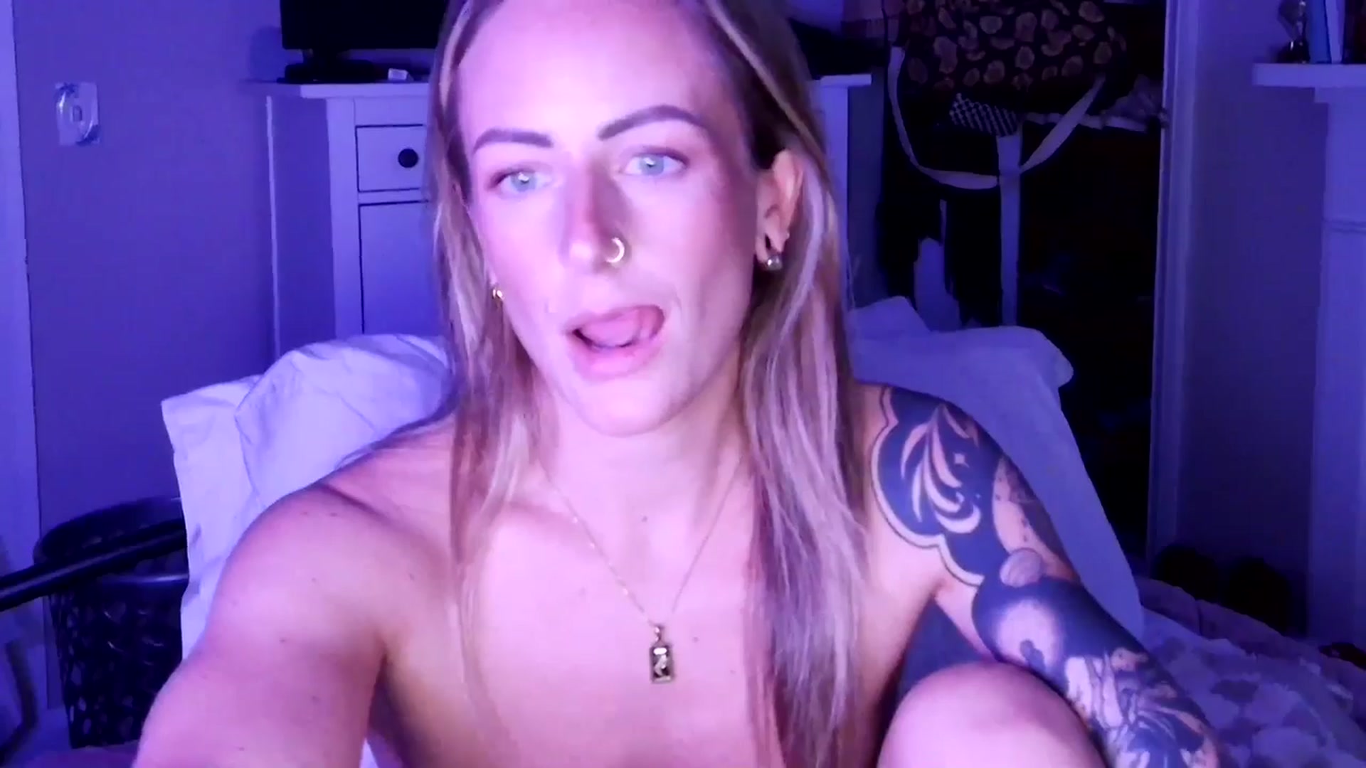 Gallery image thumbnail from Lena_bee's myfreecams stream on, 09/27/2025, 22:28 image 9 of 20