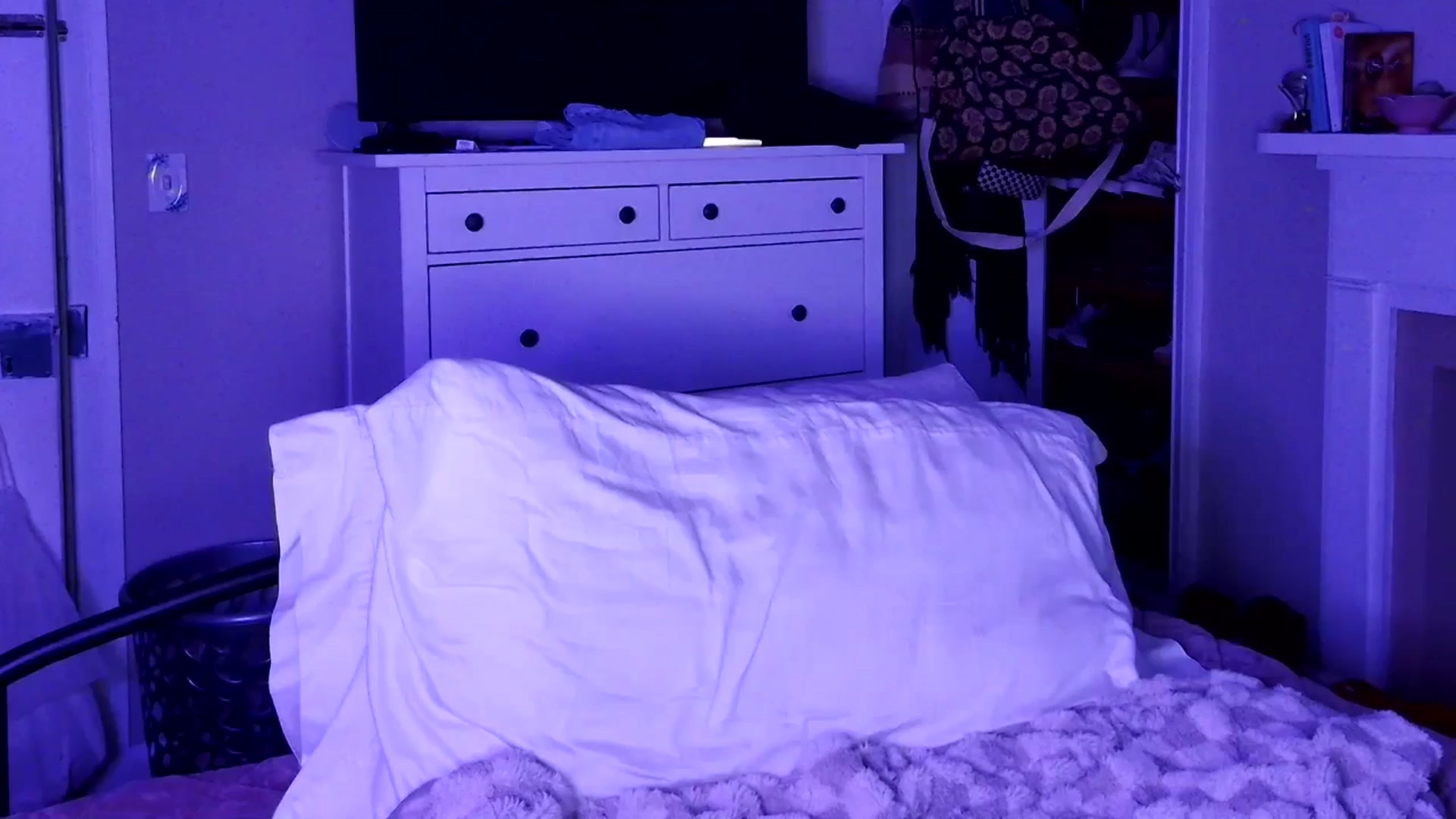 Gallery image thumbnail from Lena_bee's myfreecams stream on, 09/27/2025, 22:28 image 13 of 20