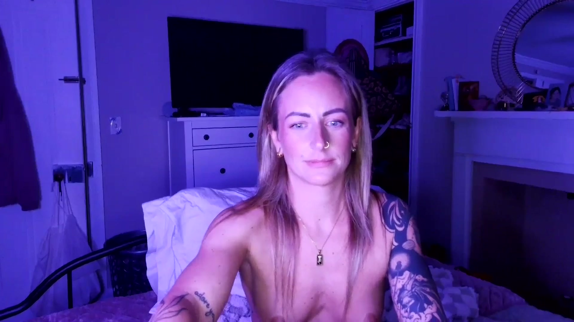Gallery image thumbnail from Lena_bee's myfreecams stream on, 09/27/2025, 22:59 image 5 of 20