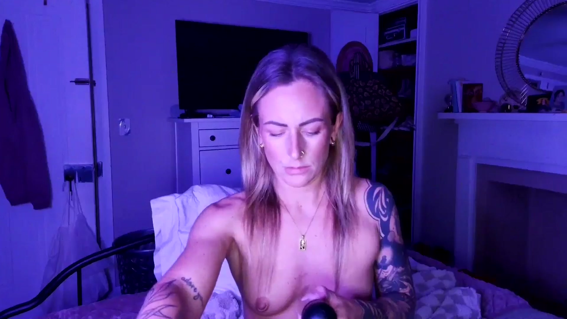 Gallery image thumbnail from Lena_bee's myfreecams stream on, 09/27/2025, 22:59 image 3 of 20