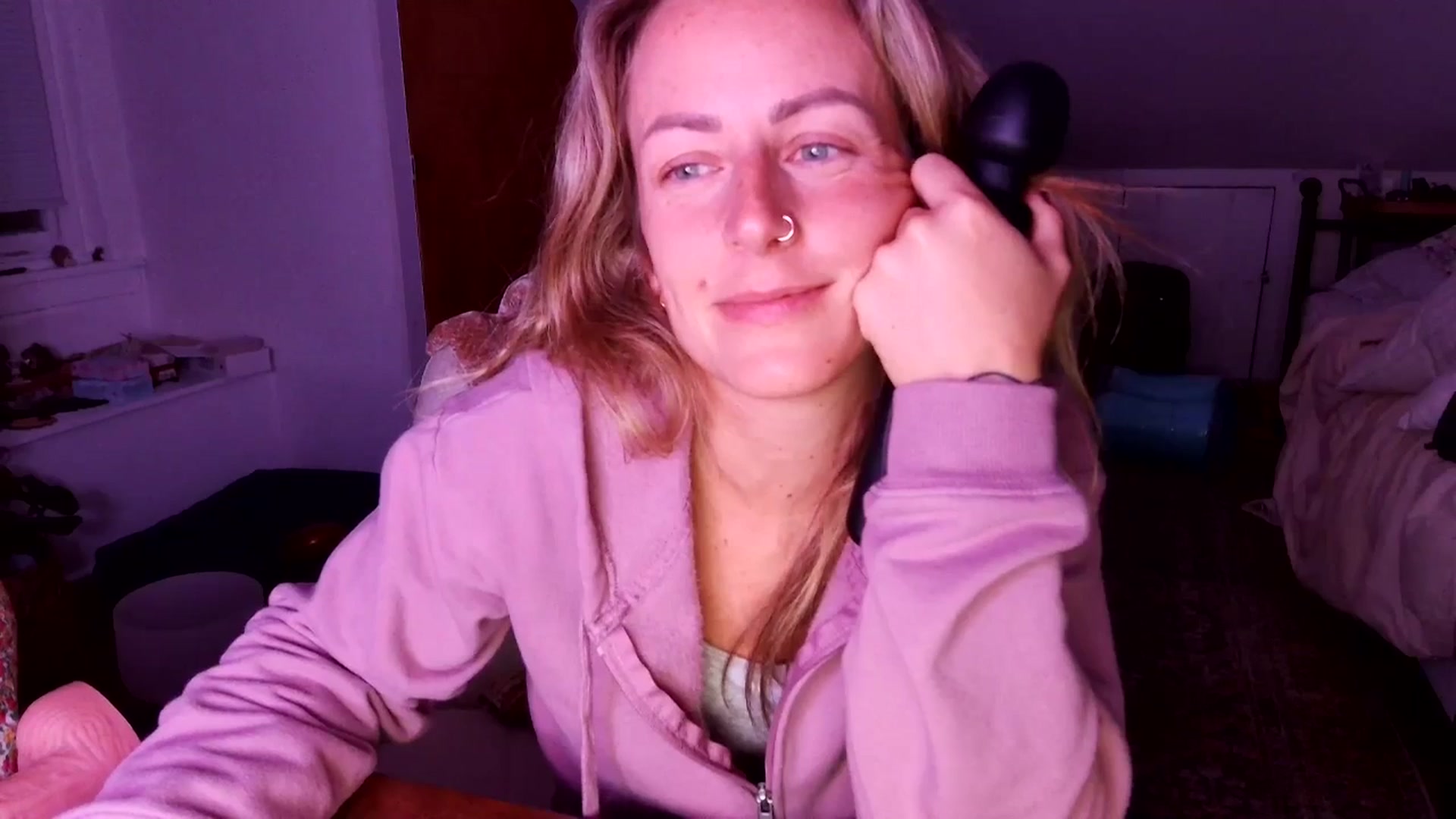 Gallery image thumbnail from Lena_bee's myfreecams stream on, 10/01/2025, 07:00 image 4 of 20