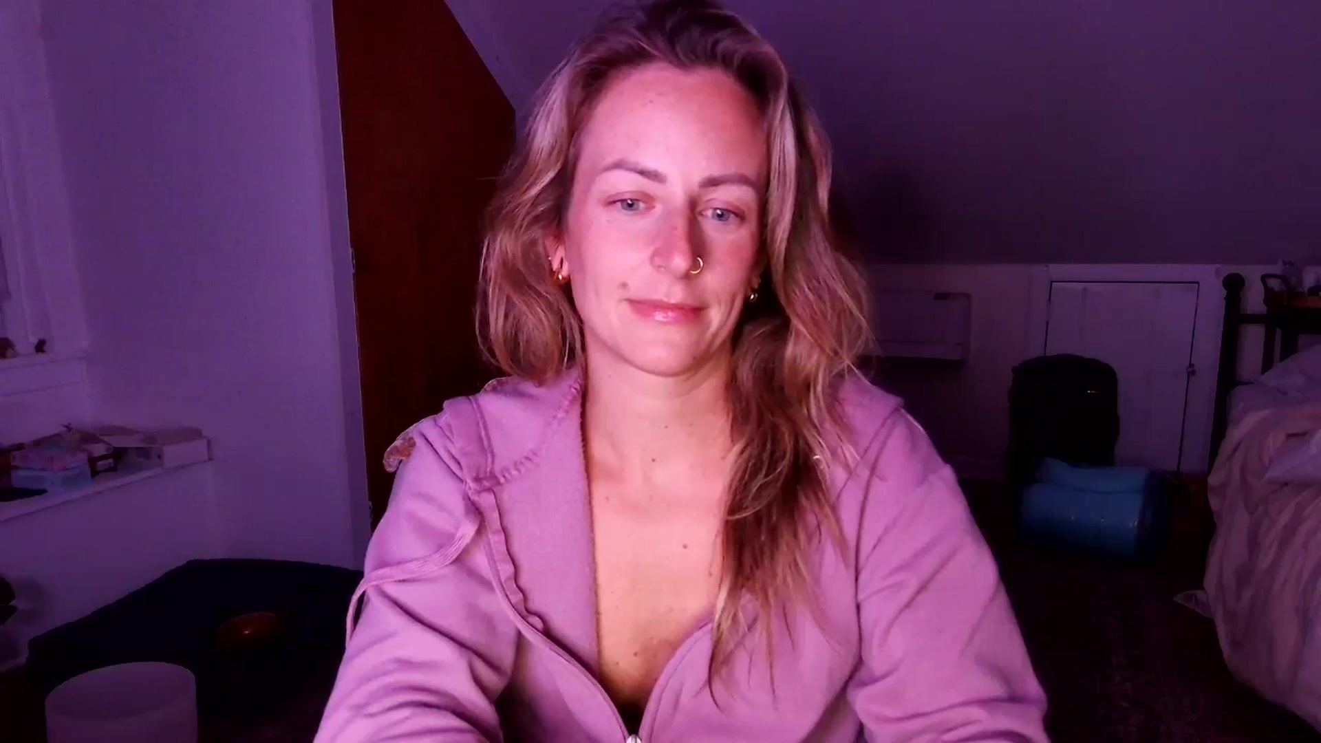 Gallery image thumbnail from Lena_bee's myfreecams stream on, 10/01/2025, 07:00 image 15 of 20
