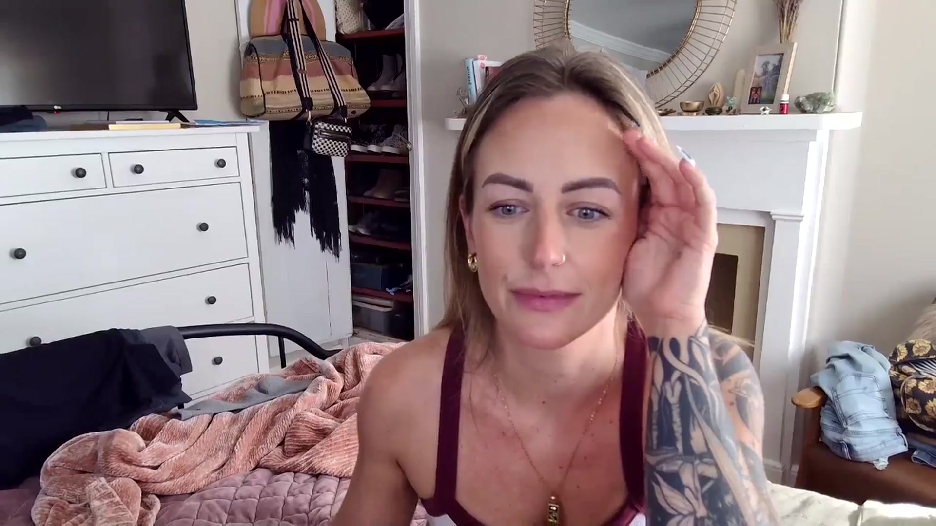 Gallery image thumbnail from Lena_bee's myfreecams stream on, 10/21/2025, 17:13 image 10 of 20