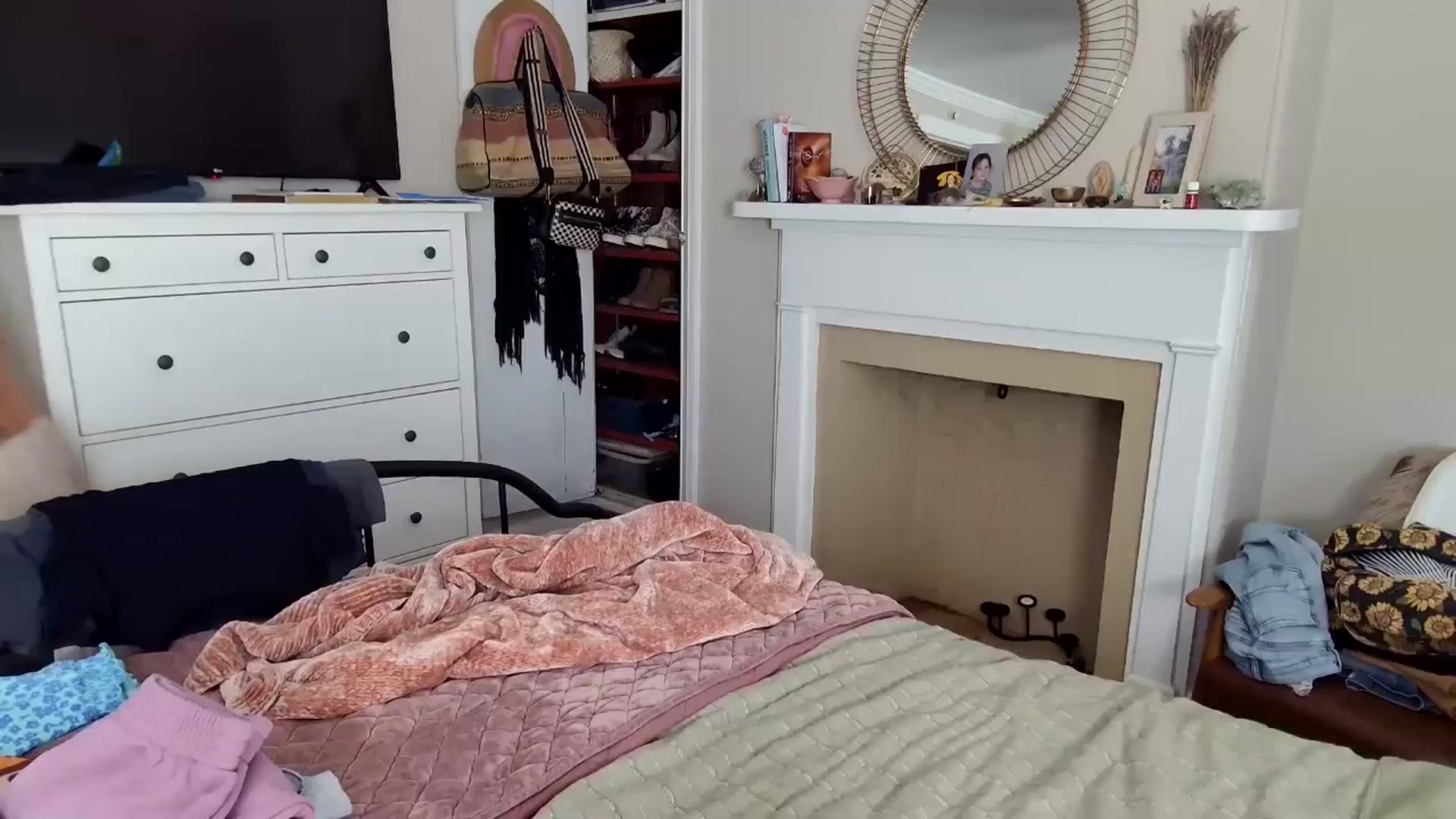 Gallery image thumbnail from Lena_bee's myfreecams stream on, 10/21/2025, 19:45 image 13 of 20