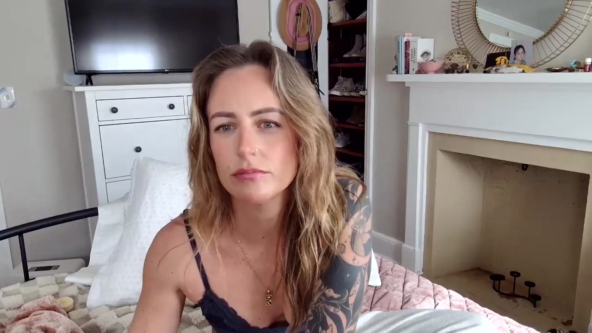 Gallery image thumbnail from Lena_bee's myfreecams stream on, 11/17/2025, 17:37 image 7 of 20