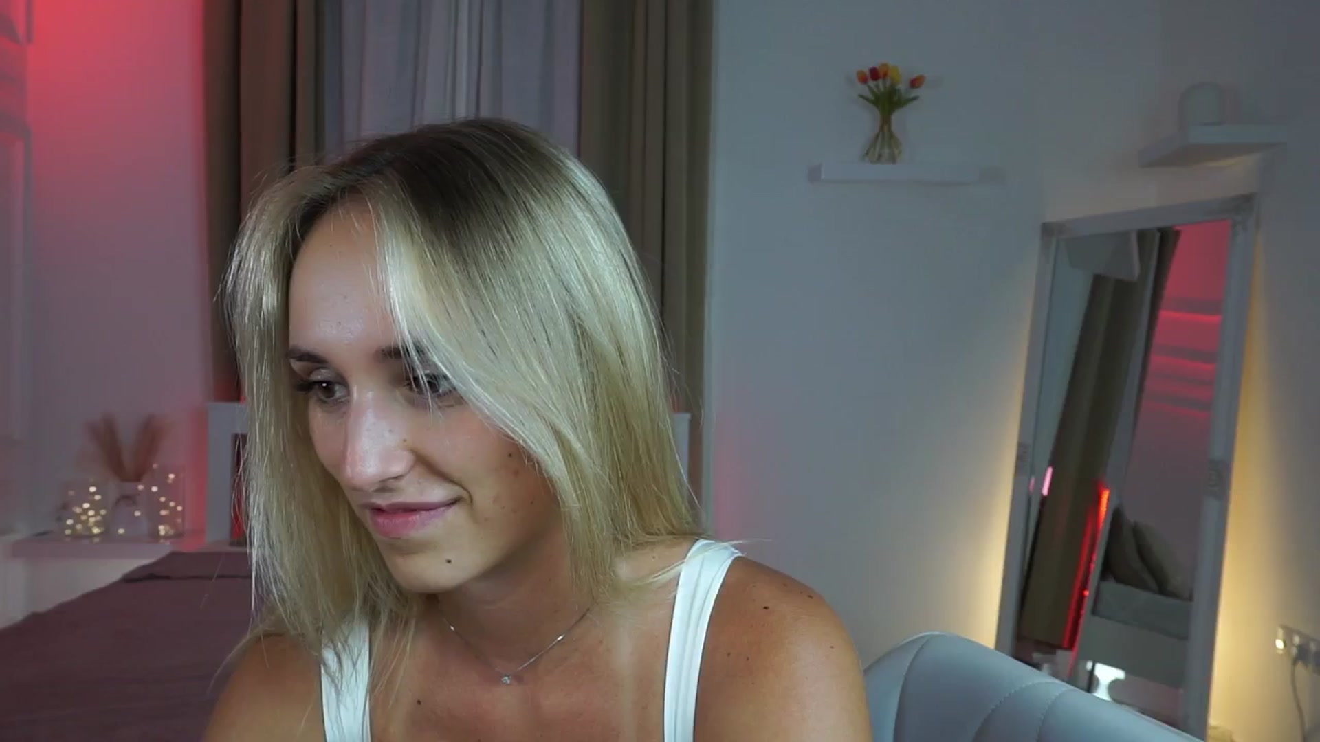 Gallery image thumbnail from LenaaStar's myfreecams stream on, 08/01/2025, 21:47 image 19 of 20
