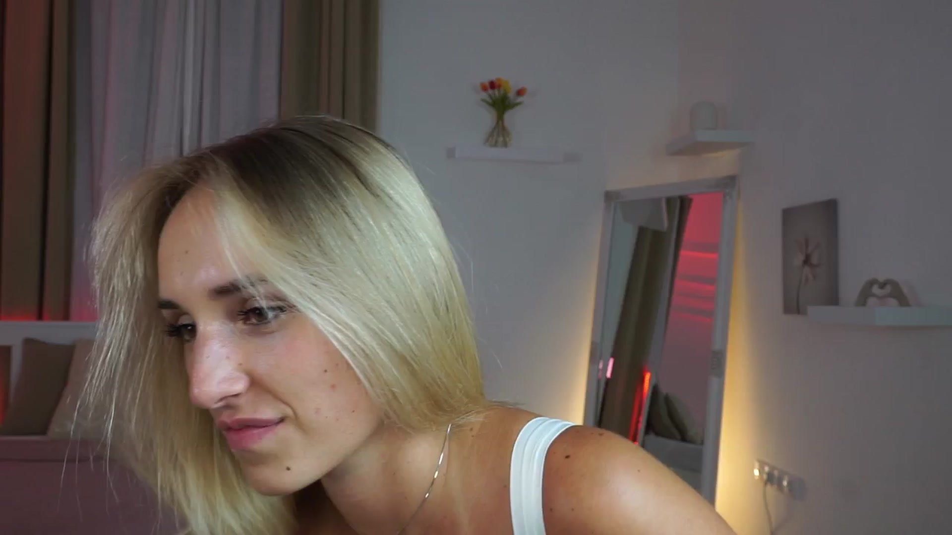 Gallery image thumbnail from LenaaStar's myfreecams stream on, 08/01/2025, 21:47 image 5 of 20