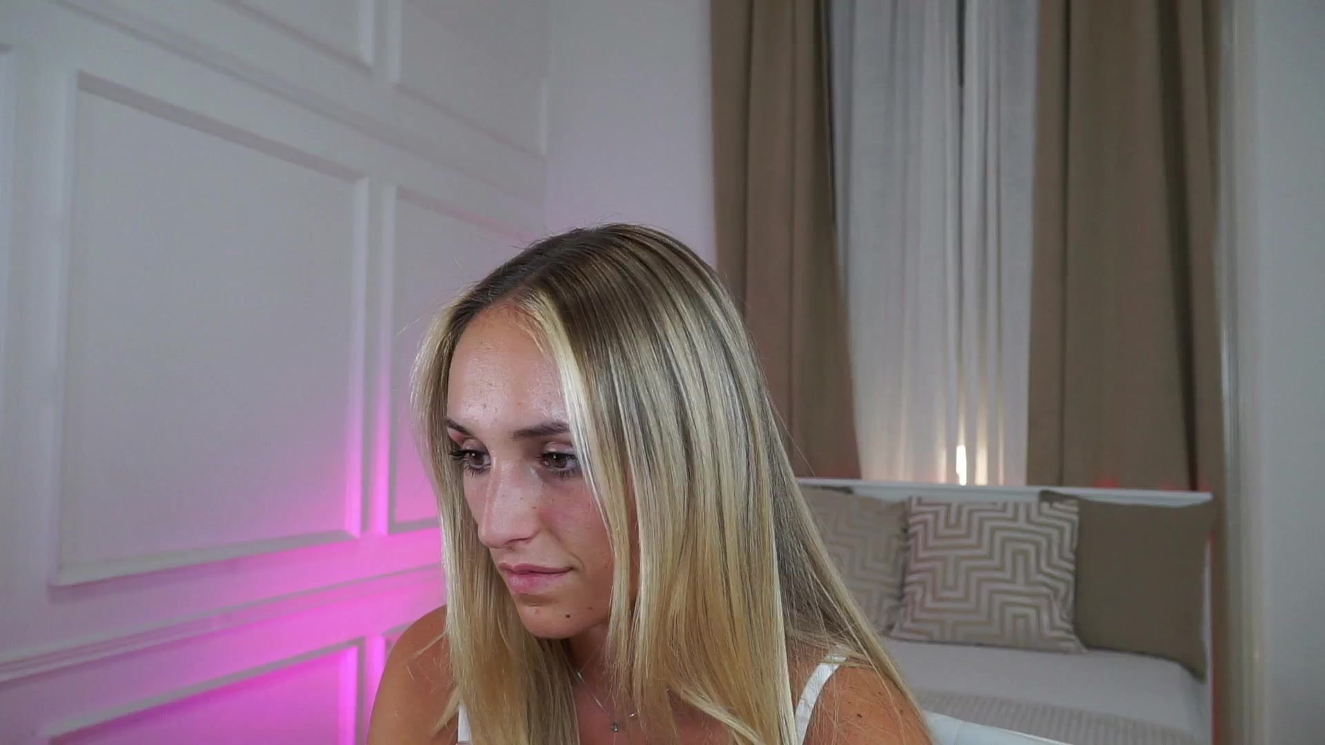 Gallery image thumbnail from LenaaStar's myfreecams stream on, 09/01/2025, 20:00 image 9 of 20
