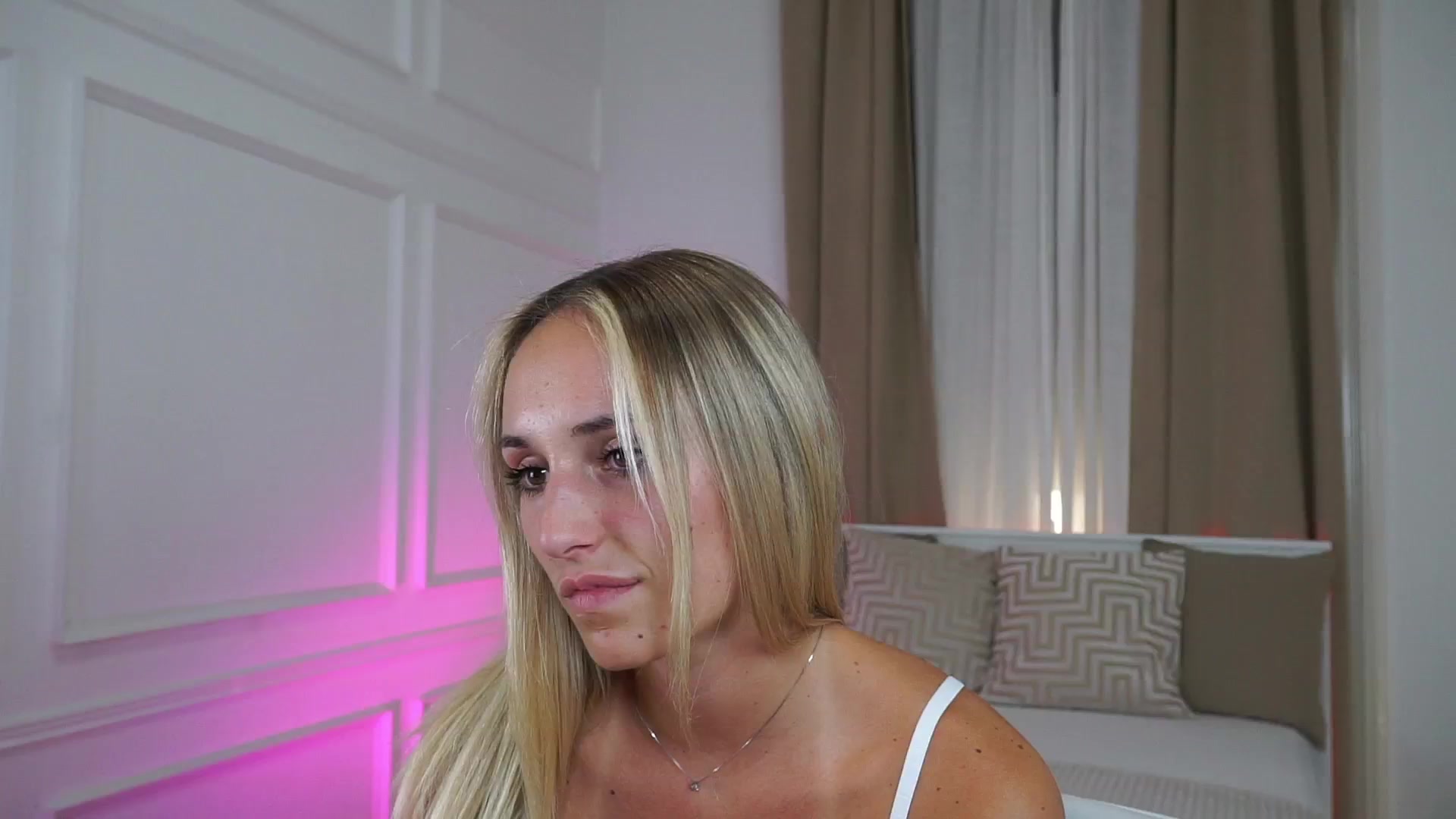 Gallery image thumbnail from LenaaStar's myfreecams stream on, 09/01/2025, 20:00 image 4 of 20