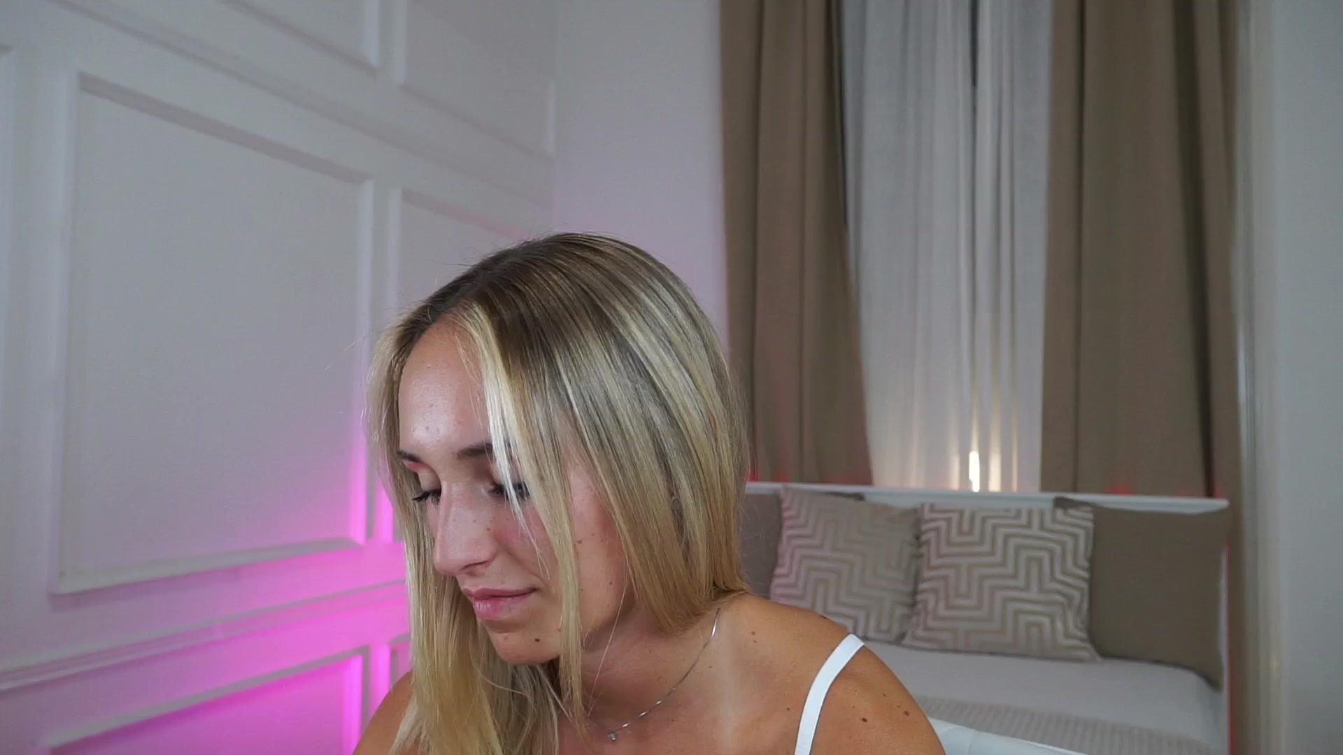 Gallery image thumbnail from LenaaStar's myfreecams stream on, 09/01/2025, 20:00 image 3 of 20