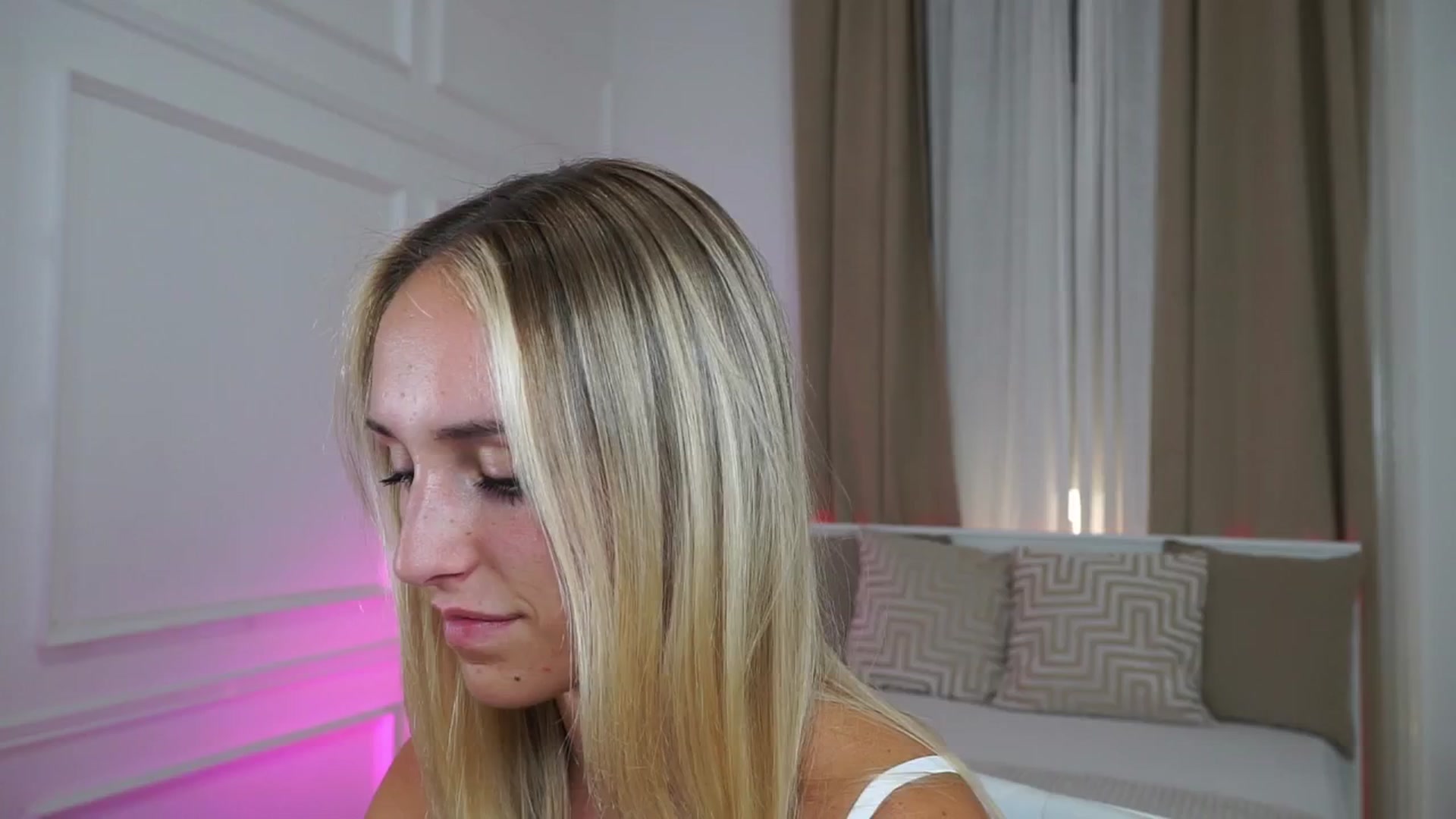 Gallery image thumbnail from LenaaStar's myfreecams stream on, 09/01/2025, 21:42 image 7 of 20