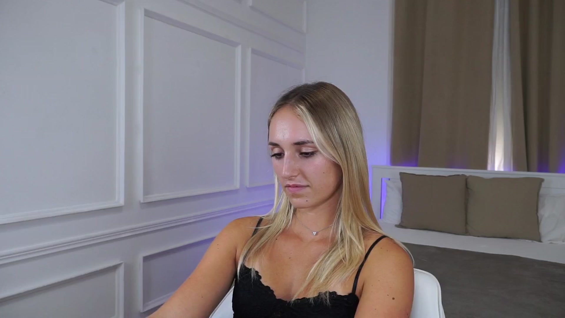 Gallery image thumbnail from LenaaStar's myfreecams stream on, 10/07/2025, 16:50 image 14 of 20
