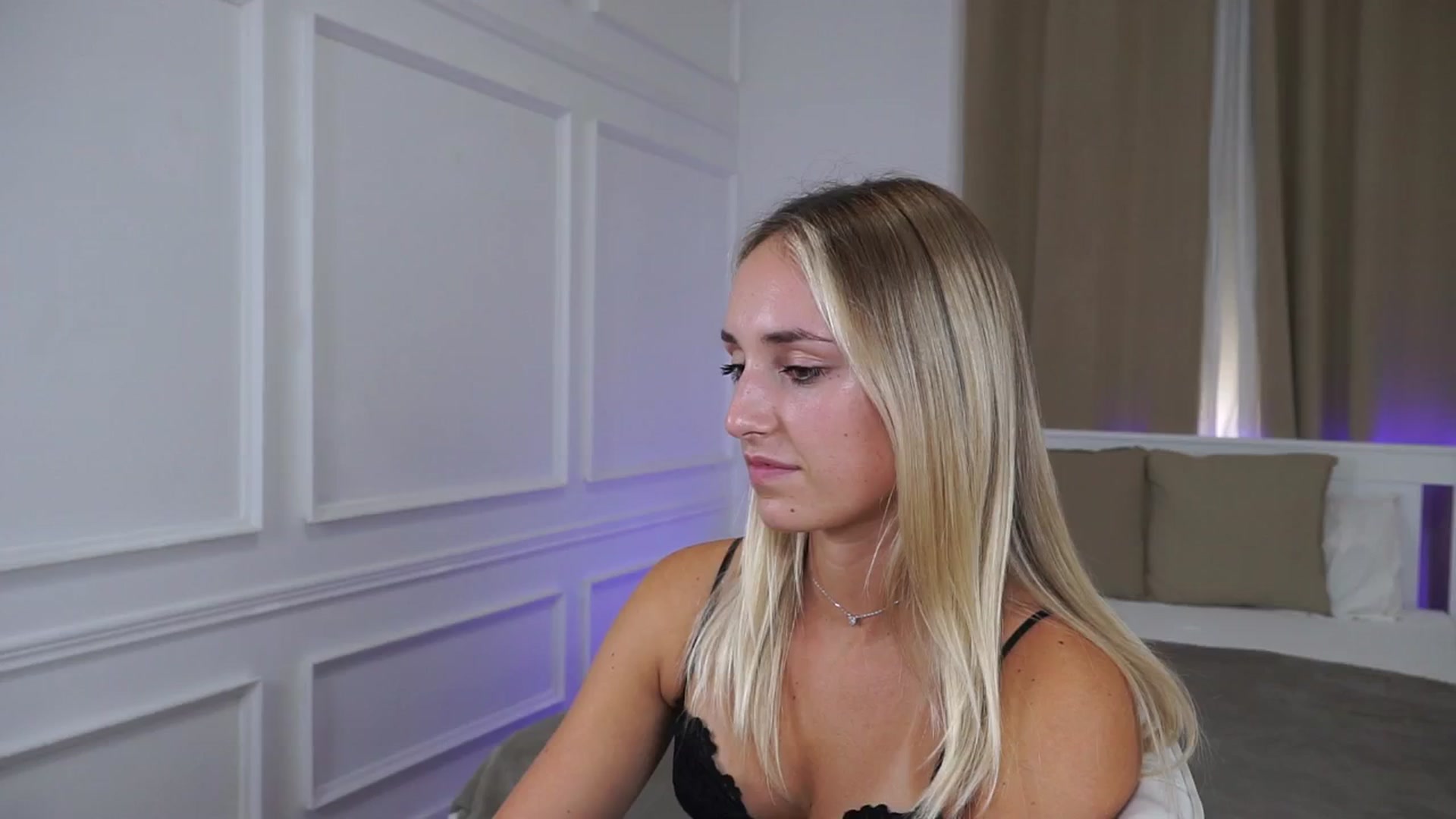 Gallery image thumbnail from LenaaStar's myfreecams stream on, 10/07/2025, 17:25 image 14 of 20