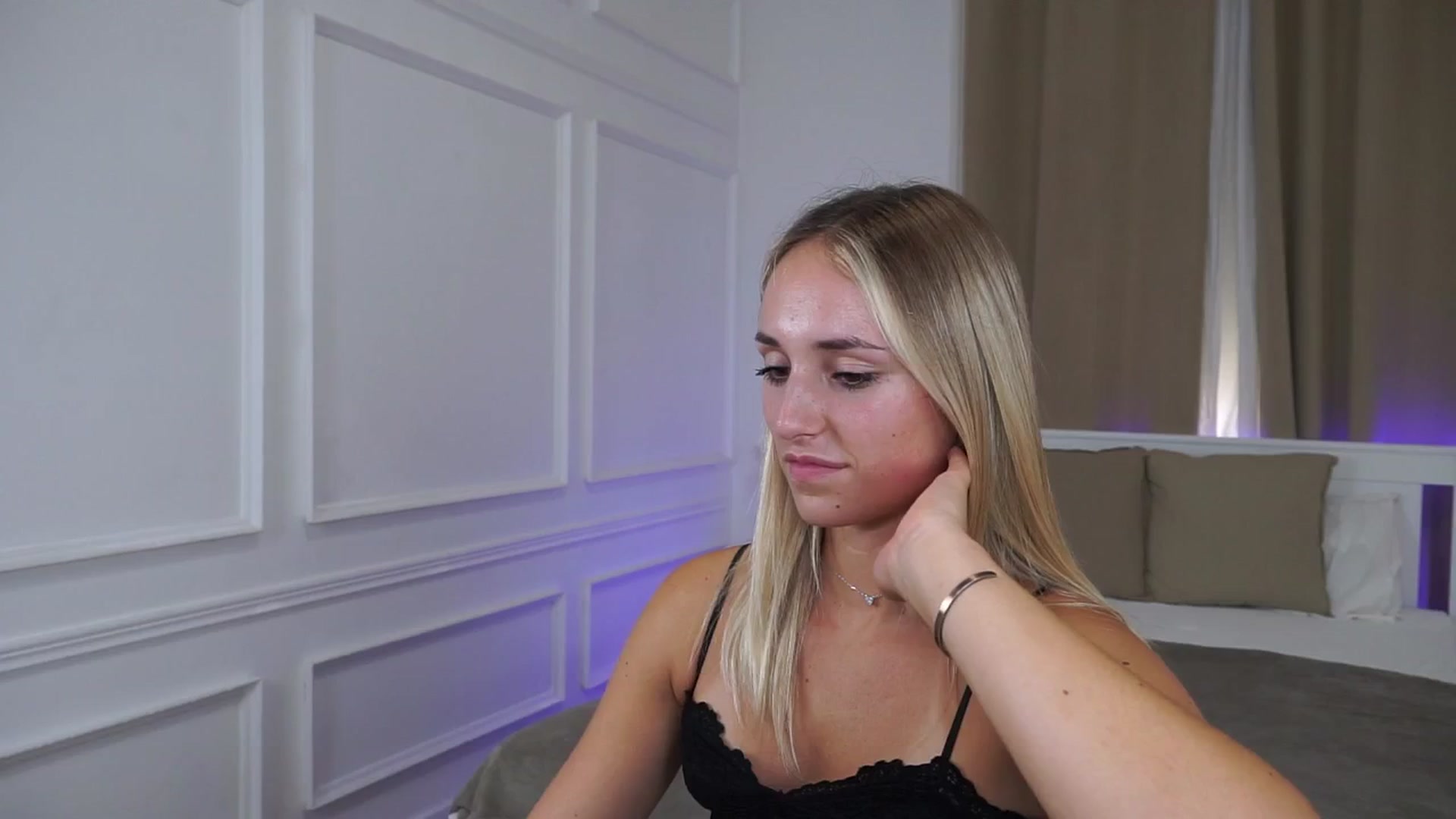 Gallery image thumbnail from LenaaStar's myfreecams stream on, 10/07/2025, 17:25 image 19 of 20