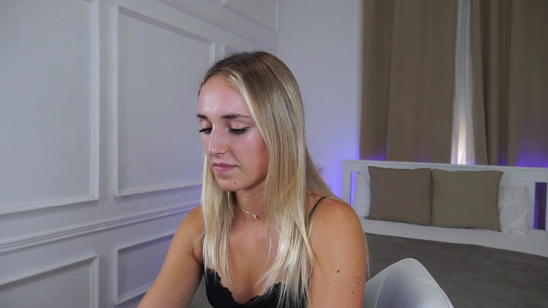 Gallery image thumbnail from LenaaStar's myfreecams stream on, 10/07/2025, 17:25 image 11 of 20