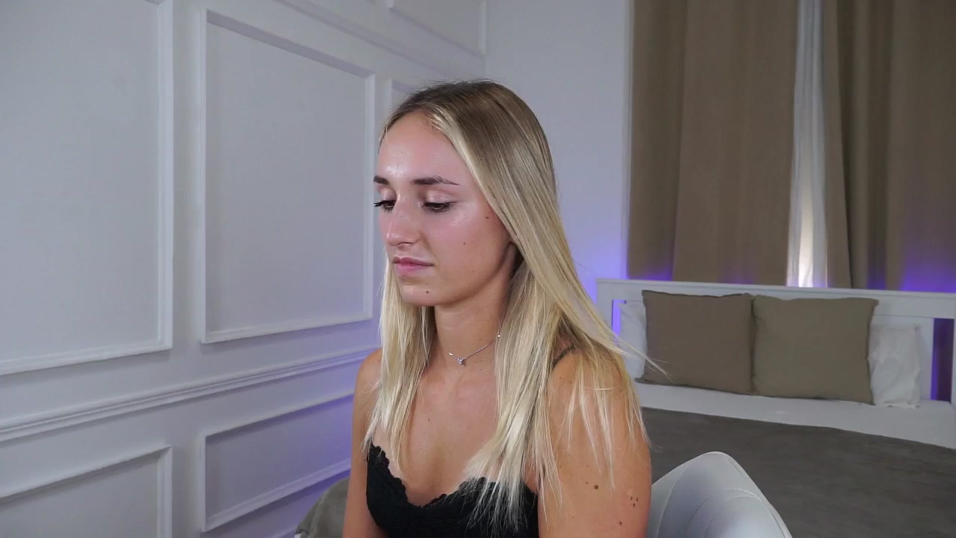 Gallery image thumbnail from LenaaStar's myfreecams stream on, 10/07/2025, 17:25 image 10 of 20
