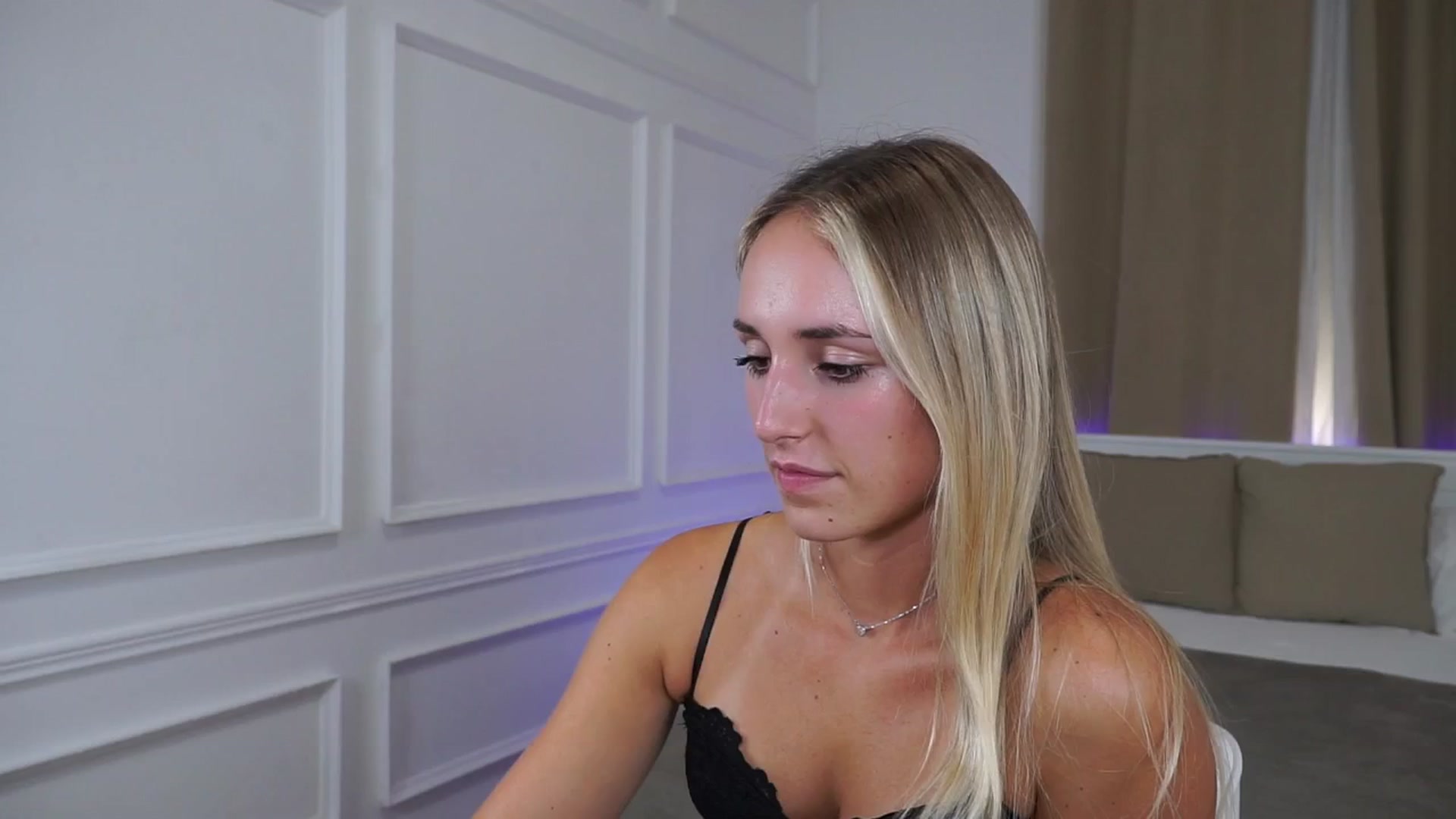 Gallery image thumbnail from LenaaStar's myfreecams stream on, 10/07/2025, 19:59 image 16 of 20