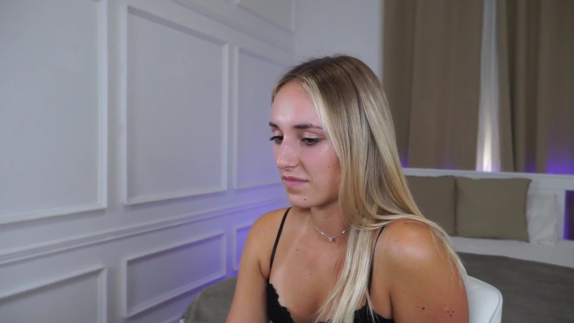 Gallery image thumbnail from LenaaStar's myfreecams stream on, 10/07/2025, 19:59 image 3 of 20