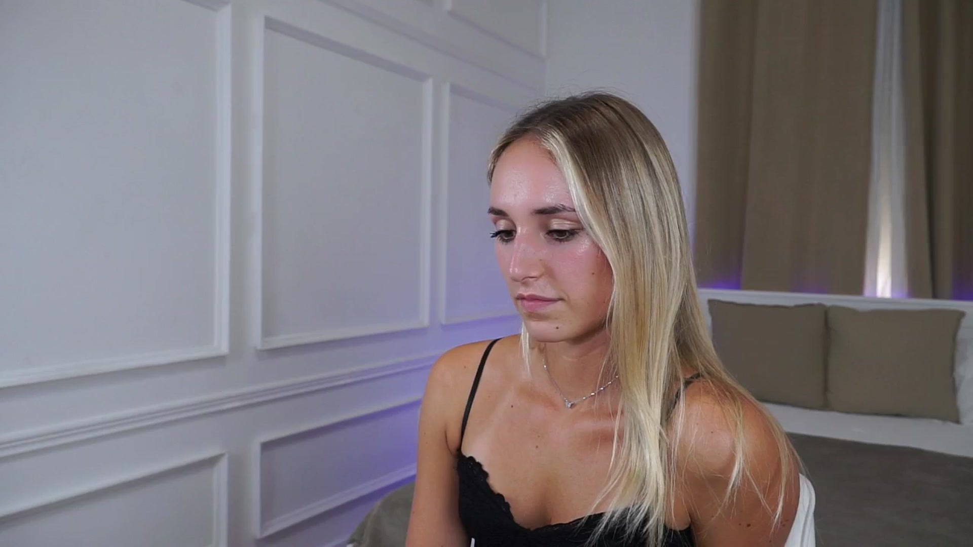 Gallery image thumbnail from LenaaStar's myfreecams stream on, 10/07/2025, 19:59 image 15 of 20