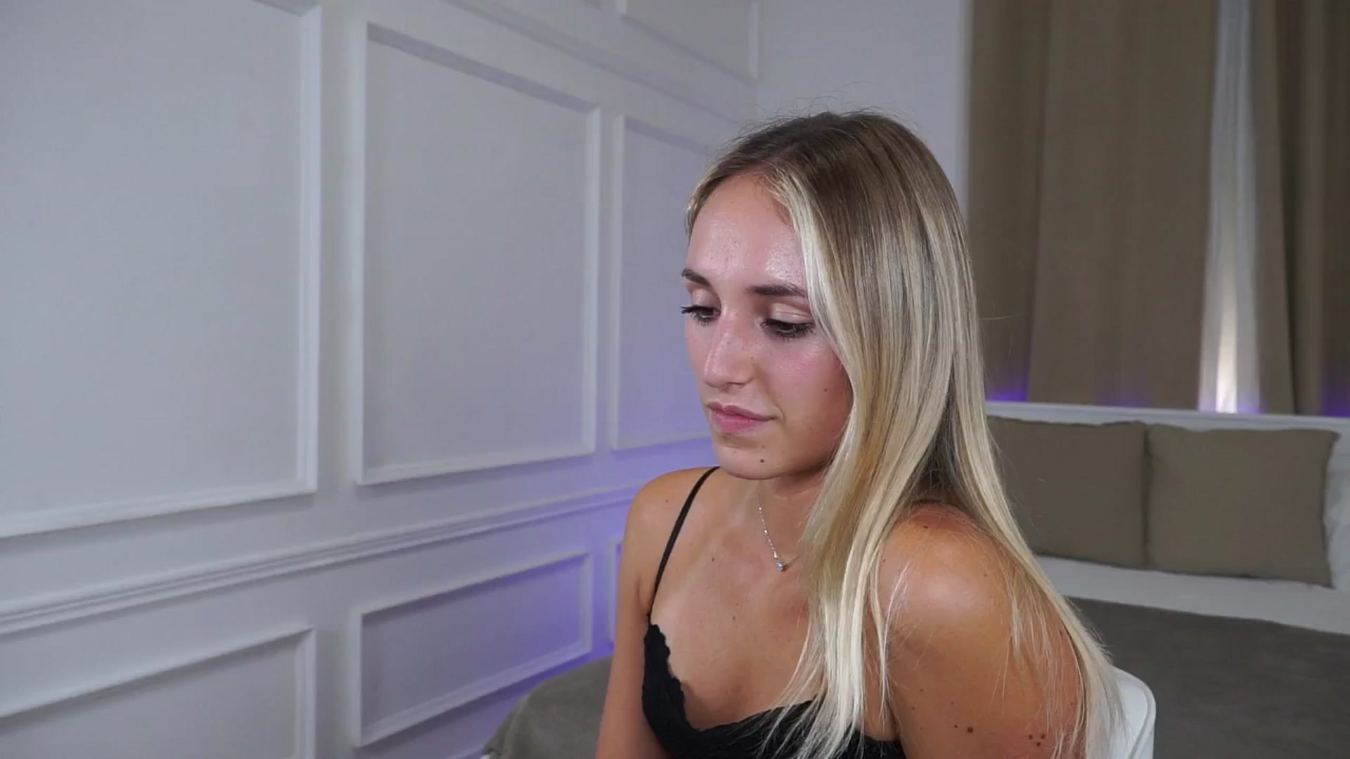 Gallery image thumbnail from LenaaStar's myfreecams stream on, 10/07/2025, 19:59 image 13 of 20