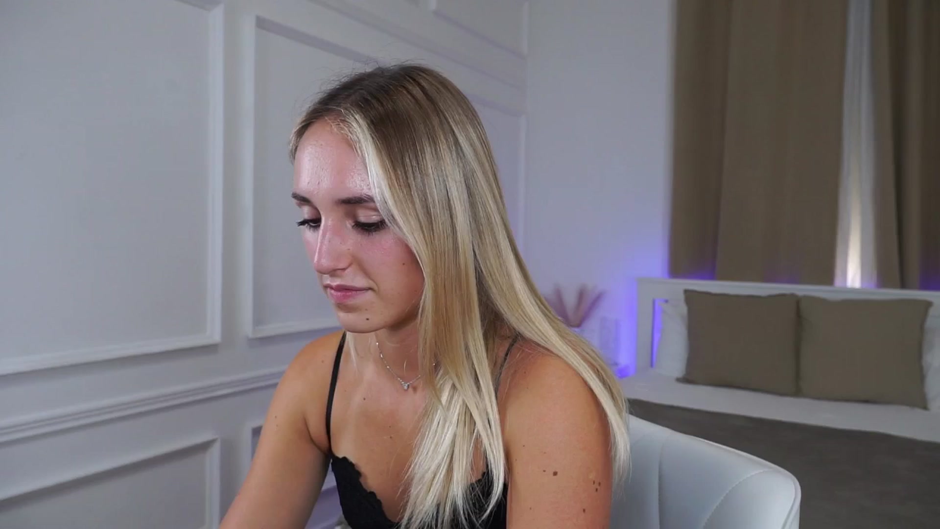 Gallery image thumbnail from LenaaStar's myfreecams stream on, 10/07/2025, 19:59 image 19 of 20