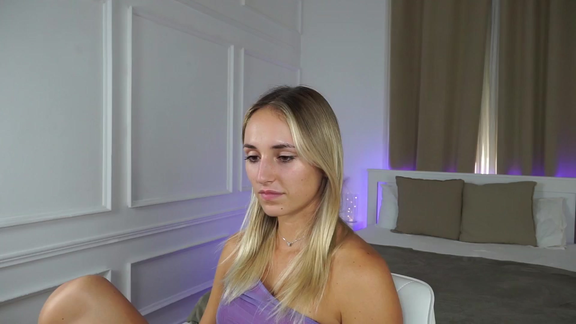 Gallery image thumbnail from LenaaStar's myfreecams stream on, 10/08/2025, 15:46 image 6 of 20