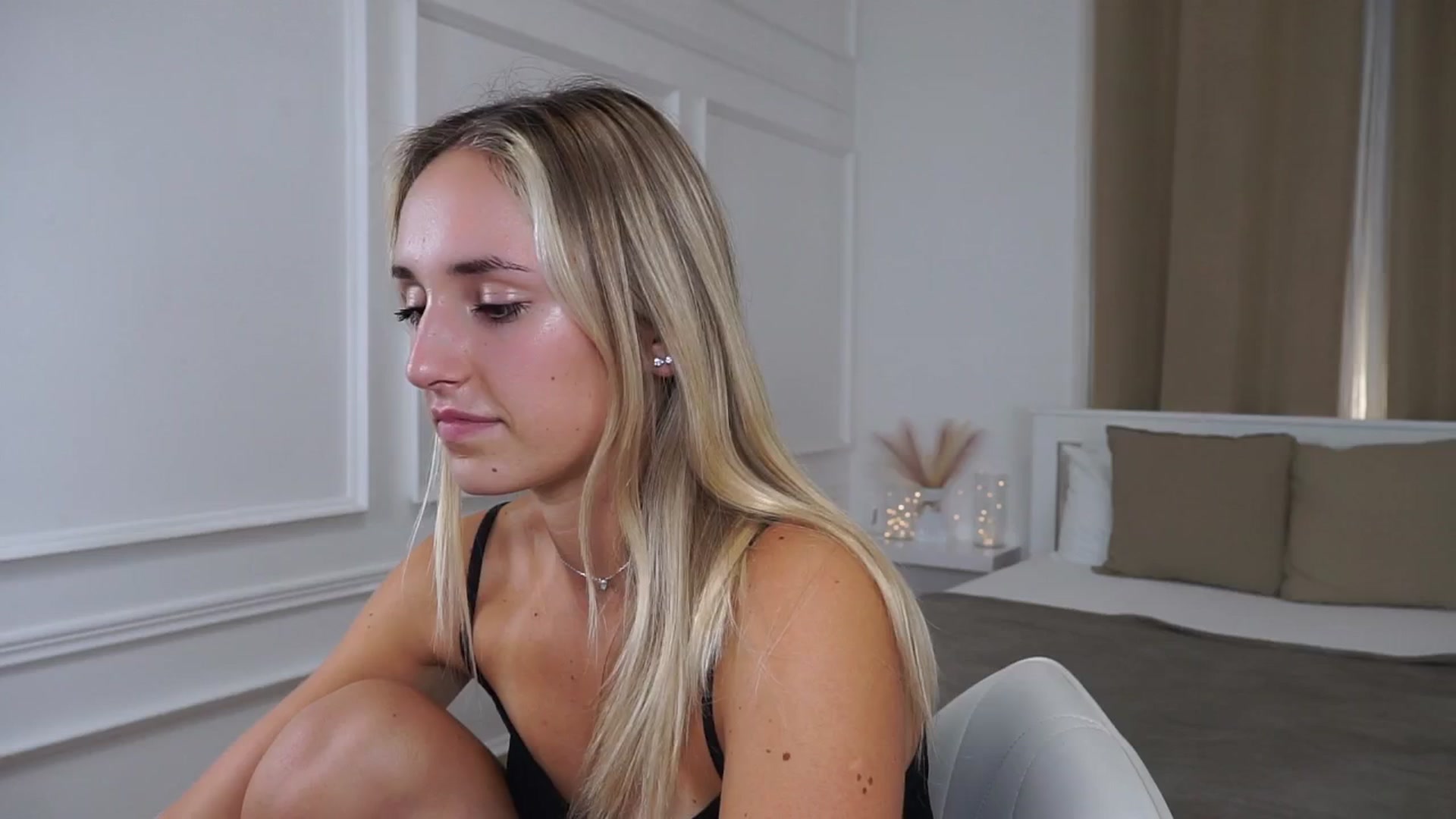 Gallery image thumbnail from LenaaStar's myfreecams stream on, 10/09/2025, 16:44 image 16 of 20