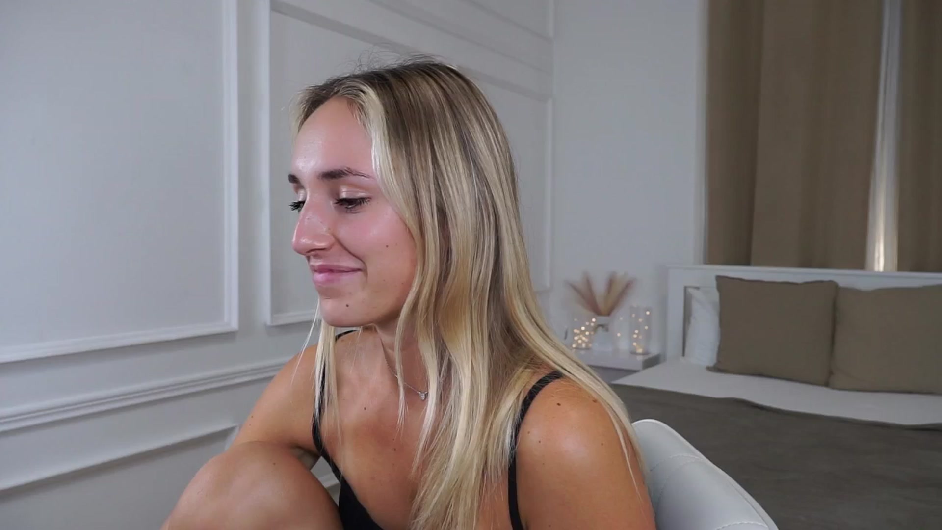 Gallery image thumbnail from LenaaStar's myfreecams stream on, 10/09/2025, 16:44 image 19 of 20