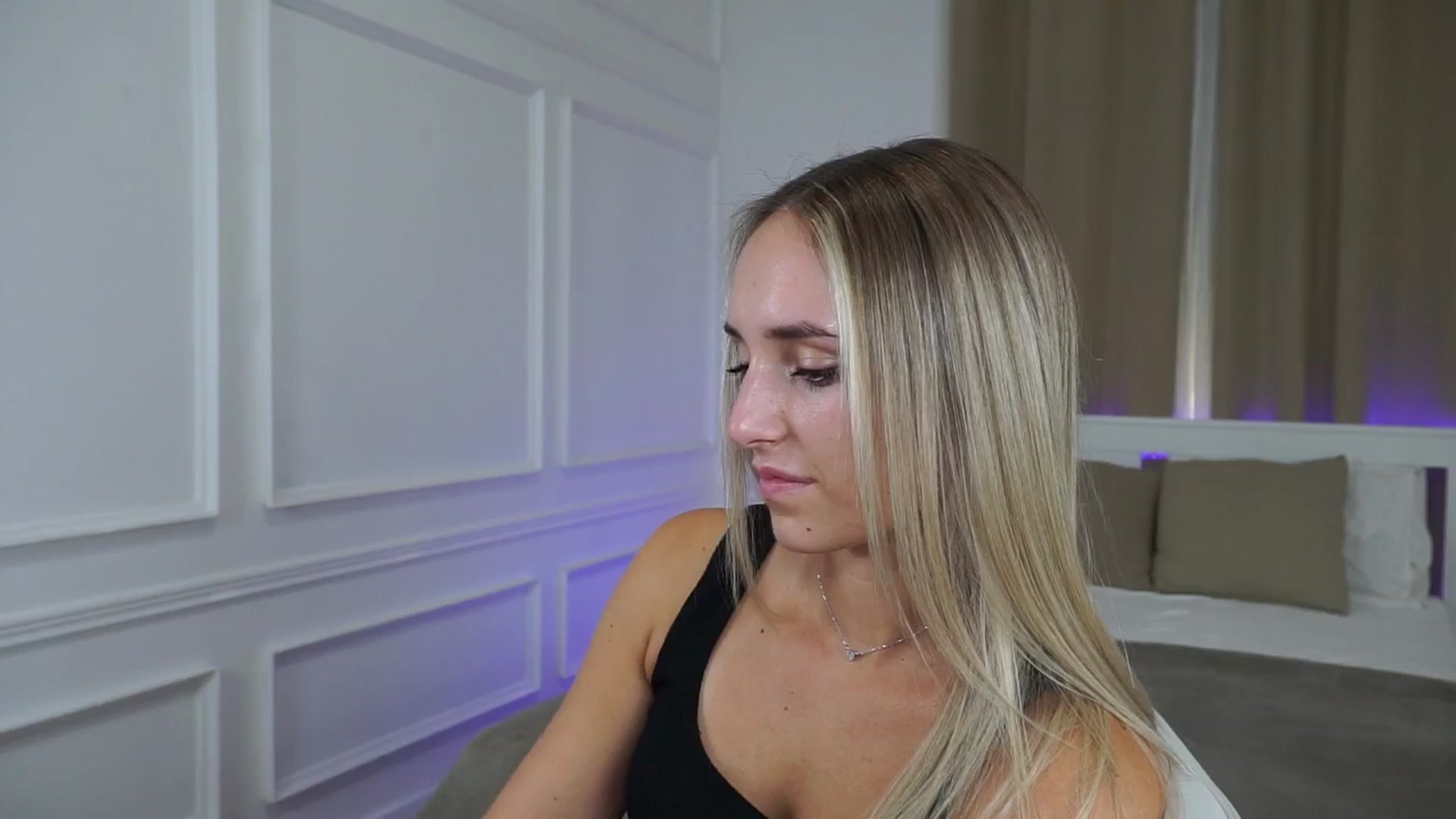 Gallery image thumbnail from LenaaStar's myfreecams stream on, 10/14/2025, 15:46 image 15 of 20