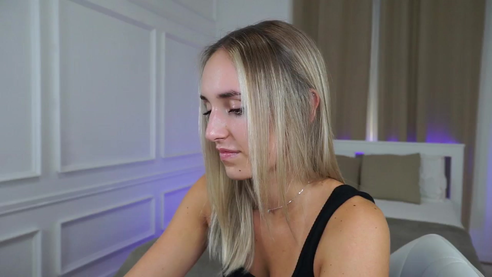 Gallery image thumbnail from LenaaStar's myfreecams stream on, 10/14/2025, 15:46 image 3 of 20