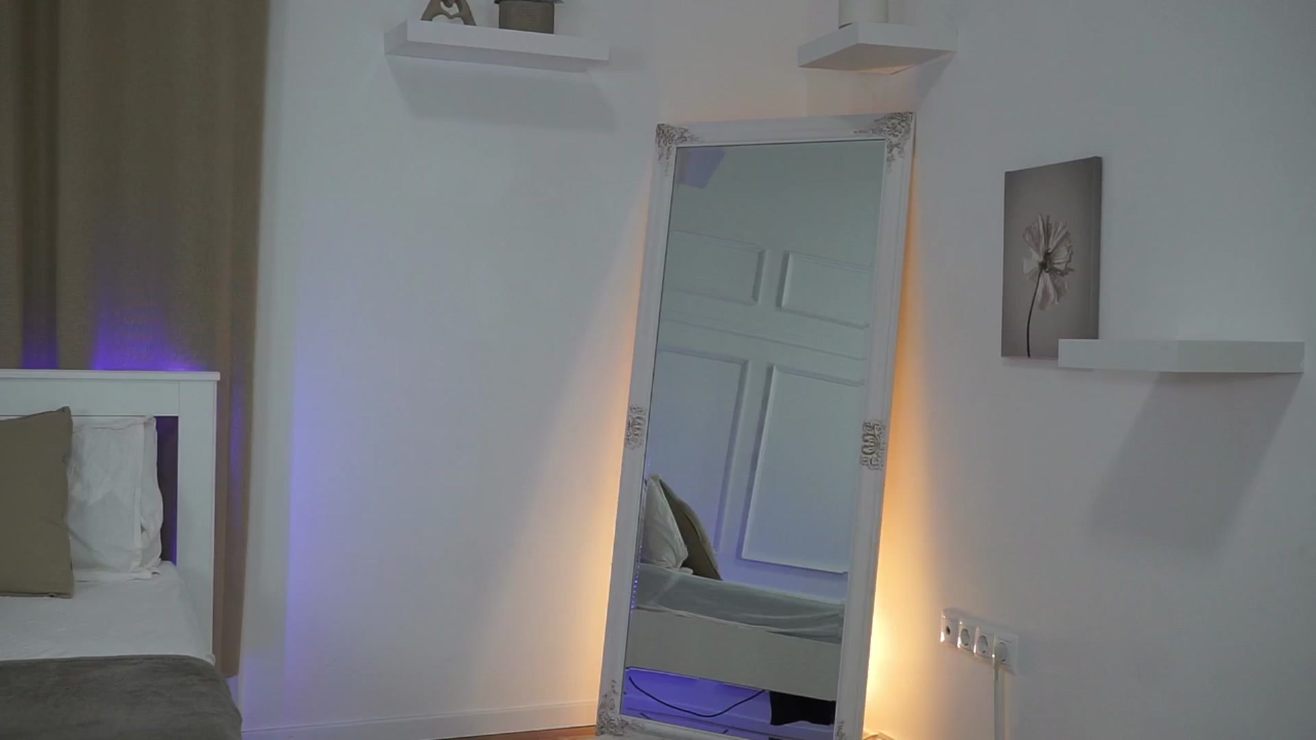 Gallery image thumbnail from LenaaStar's myfreecams stream on, 10/14/2025, 16:47 image 18 of 20
