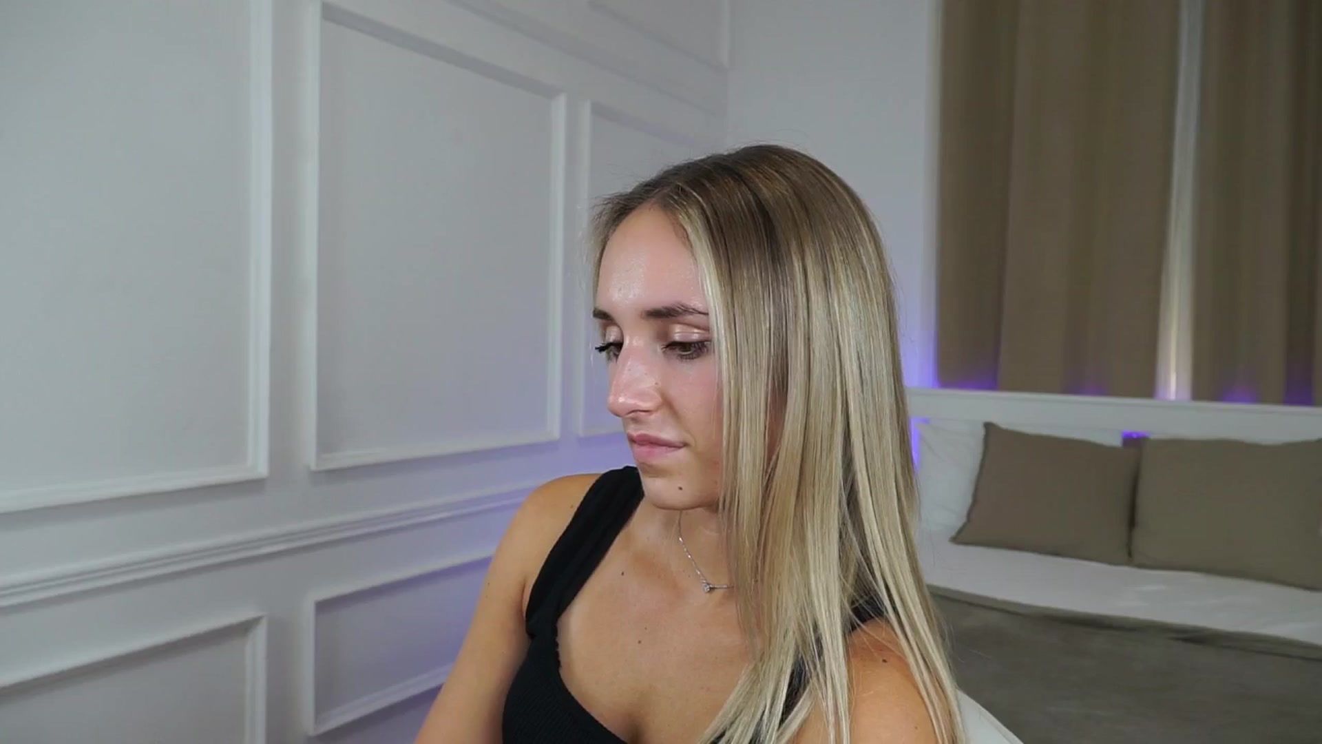 Gallery image thumbnail from LenaaStar's myfreecams stream on, 10/14/2025, 19:04 image 11 of 20