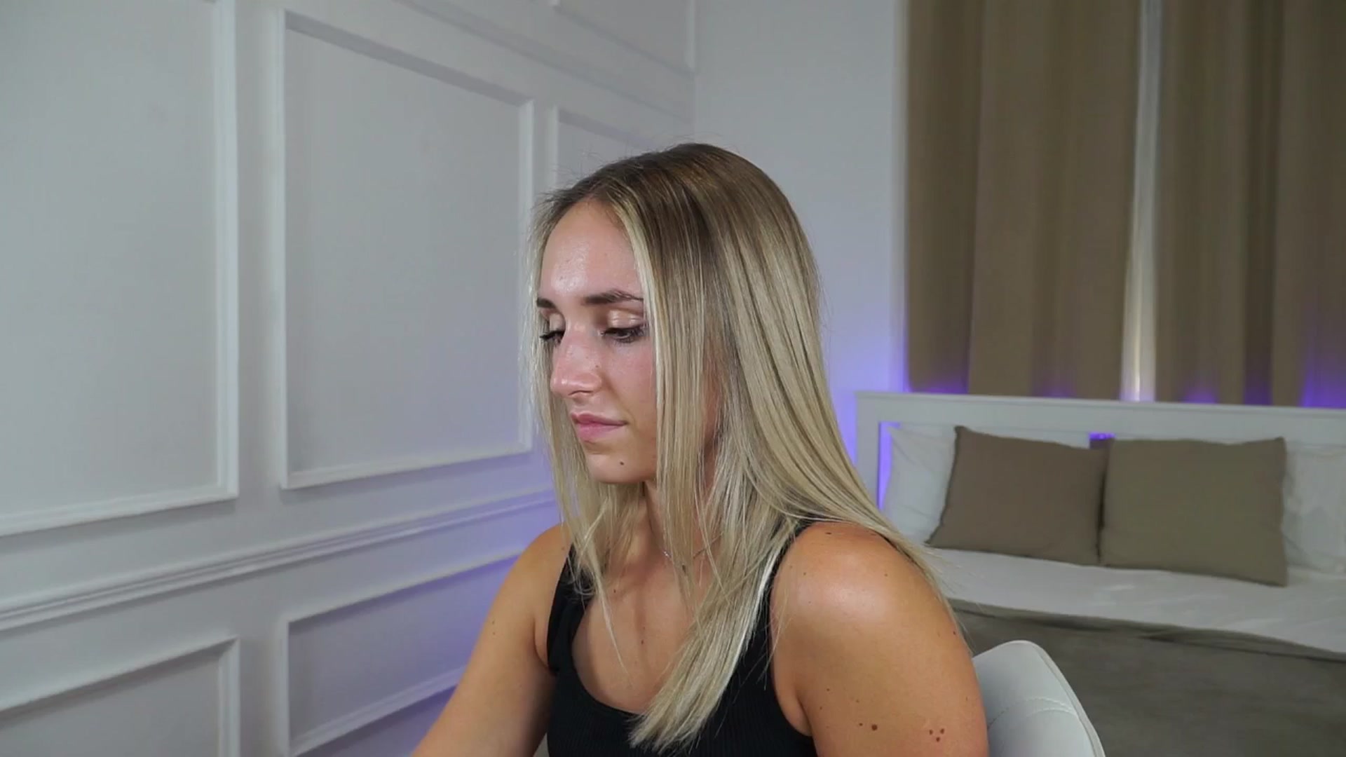 Gallery image thumbnail from LenaaStar's myfreecams stream on, 10/14/2025, 19:04 image 18 of 20
