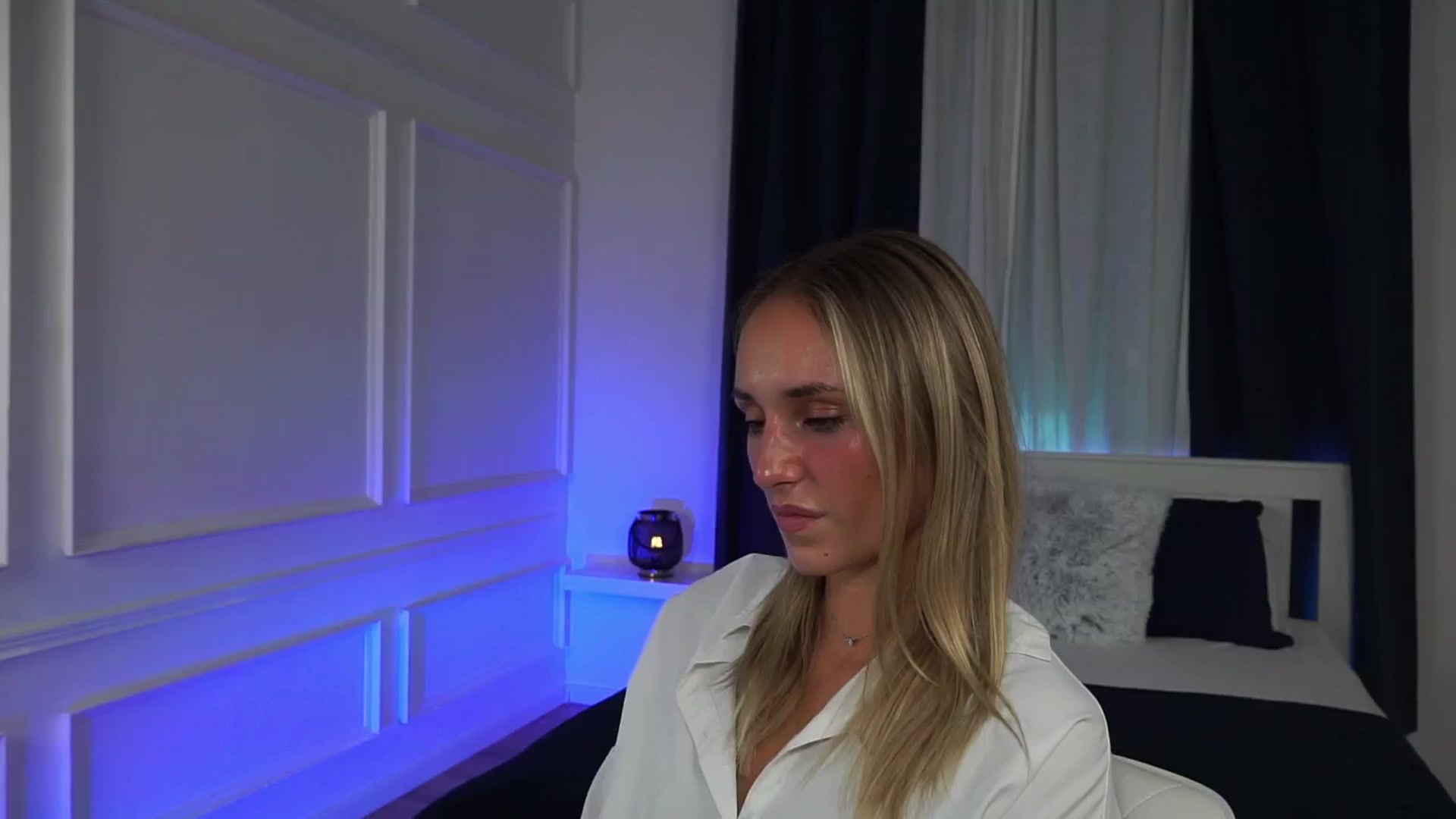 Gallery image thumbnail from LenaaStar's myfreecams stream on, 10/16/2025, 17:37 image 10 of 20