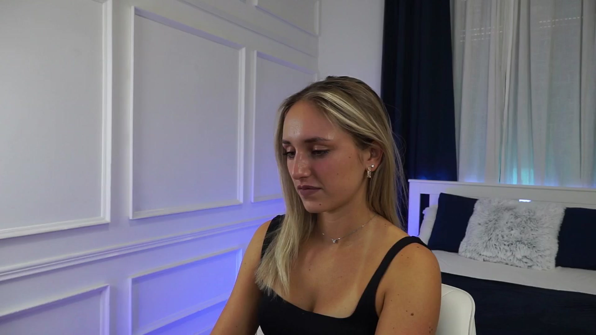 Gallery image thumbnail from LenaaStar's myfreecams stream on, 10/17/2025, 14:17 image 5 of 20