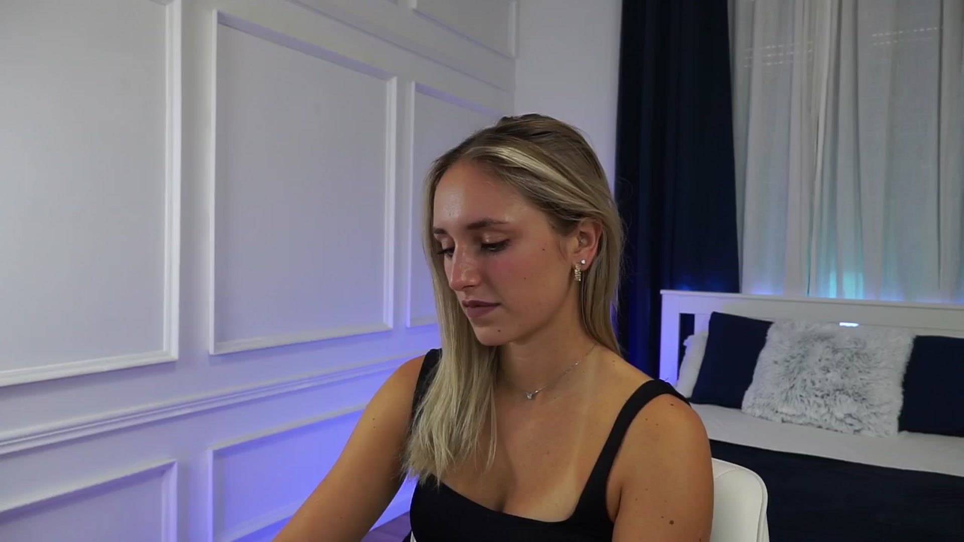 Gallery image thumbnail from LenaaStar's myfreecams stream on, 10/17/2025, 14:17 image 1 of 20