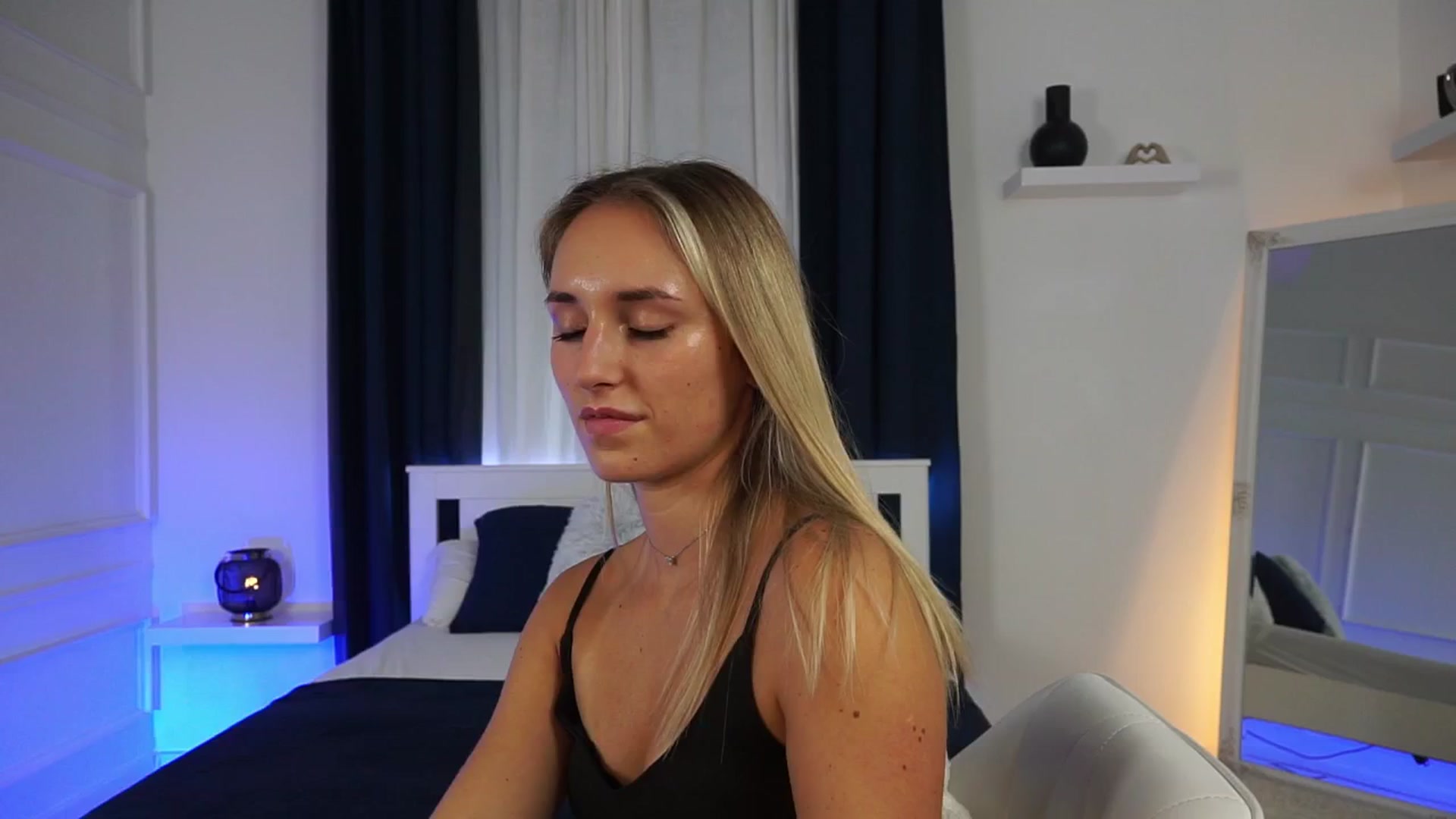 Gallery image thumbnail from LenaaStar's myfreecams stream on, 10/23/2025, 17:59 image 8 of 20