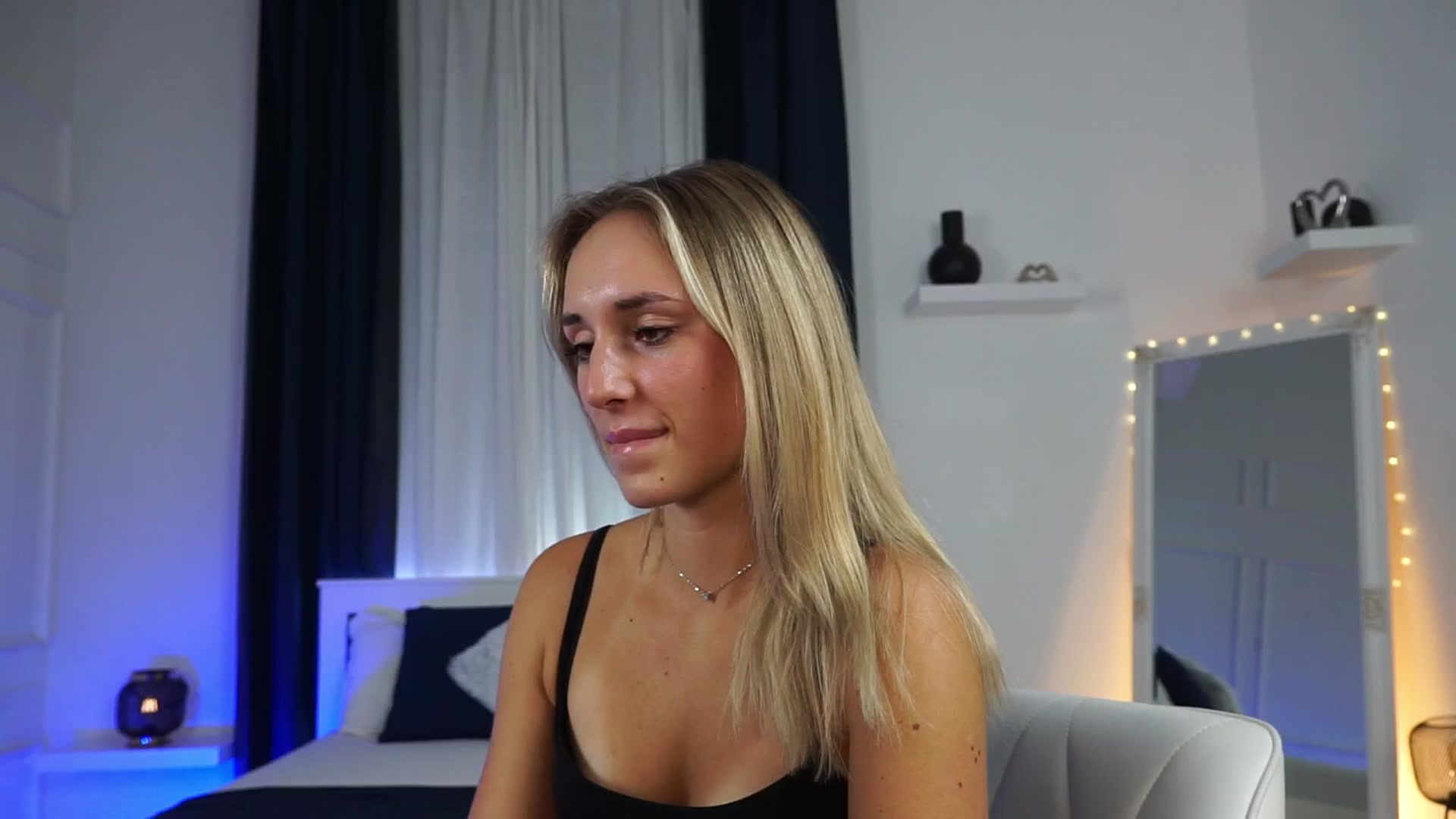 Gallery image thumbnail from LenaaStar's myfreecams stream on, 10/28/2025, 16:07 image 8 of 20