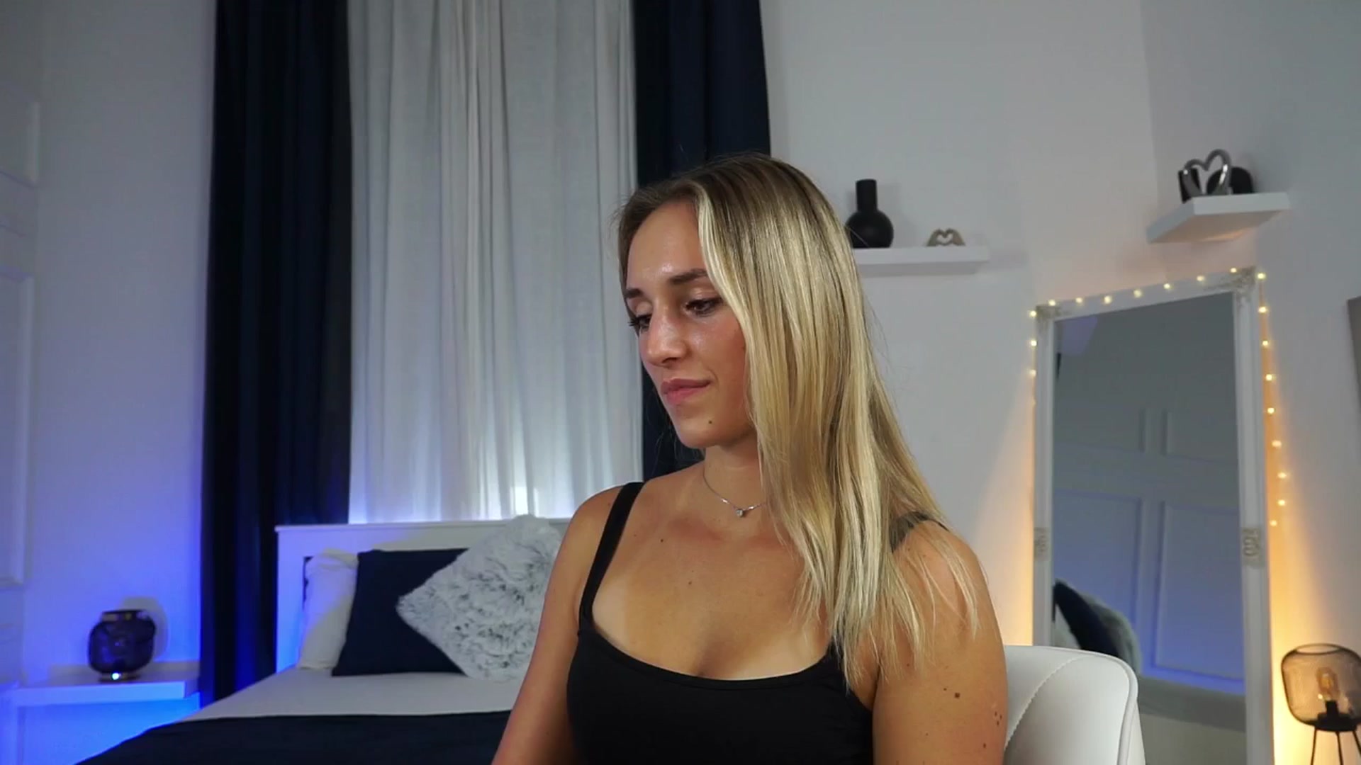 Gallery image thumbnail from LenaaStar's myfreecams stream on, 10/28/2025, 19:36 image 1 of 20