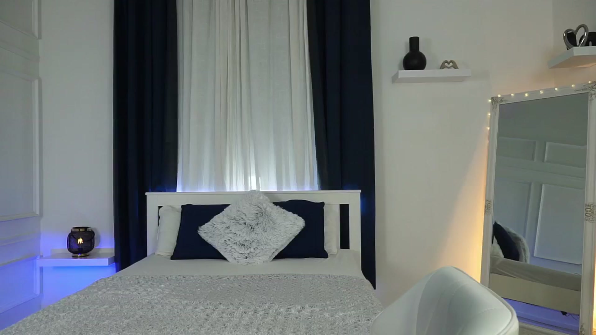 Gallery image thumbnail from LenaaStar's myfreecams stream on, 10/29/2025, 18:28 image 13 of 20
