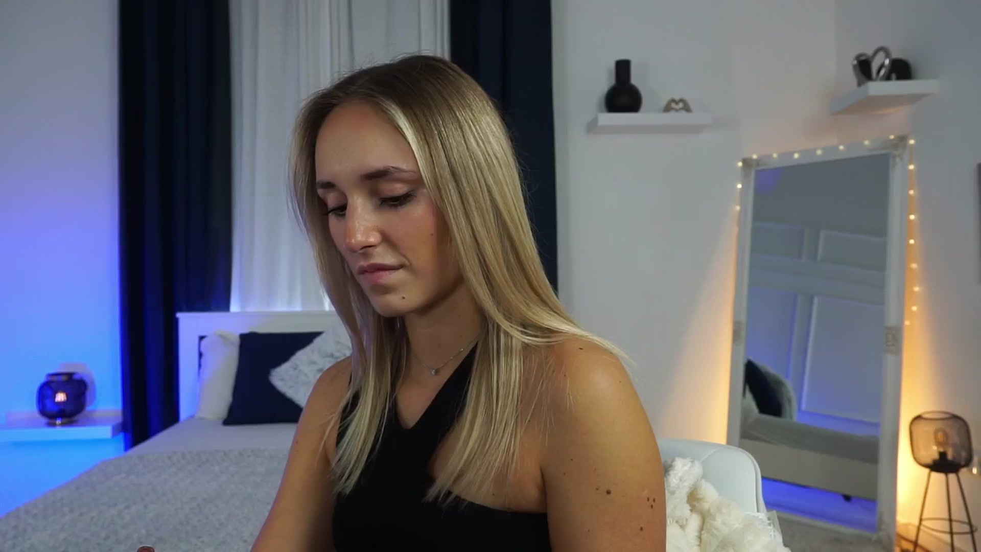 Gallery image thumbnail from LenaaStar's myfreecams stream on, 10/30/2025, 16:06 image 1 of 20