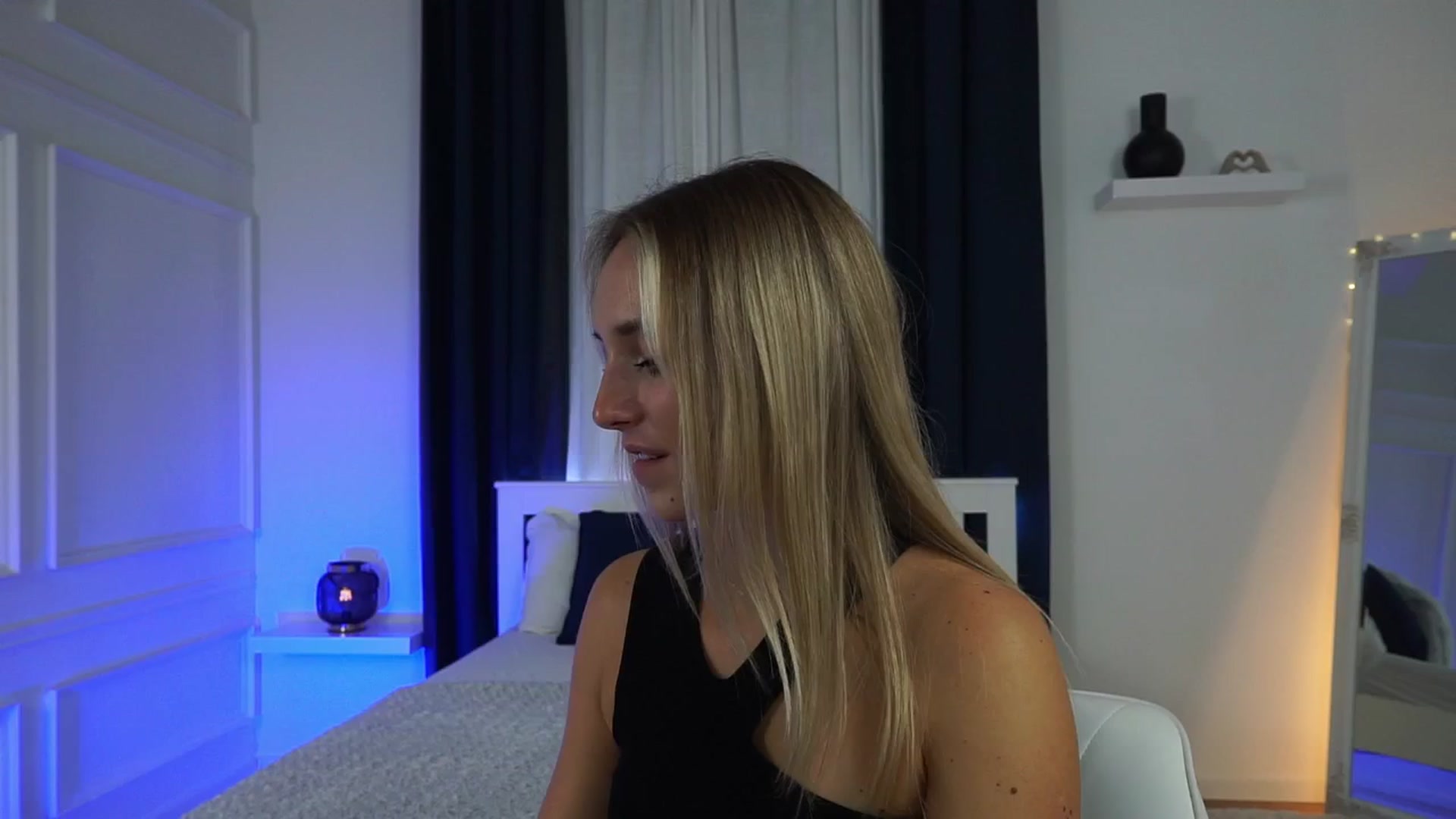 Gallery image thumbnail from LenaaStar's myfreecams stream on, 10/30/2025, 16:06 image 13 of 20