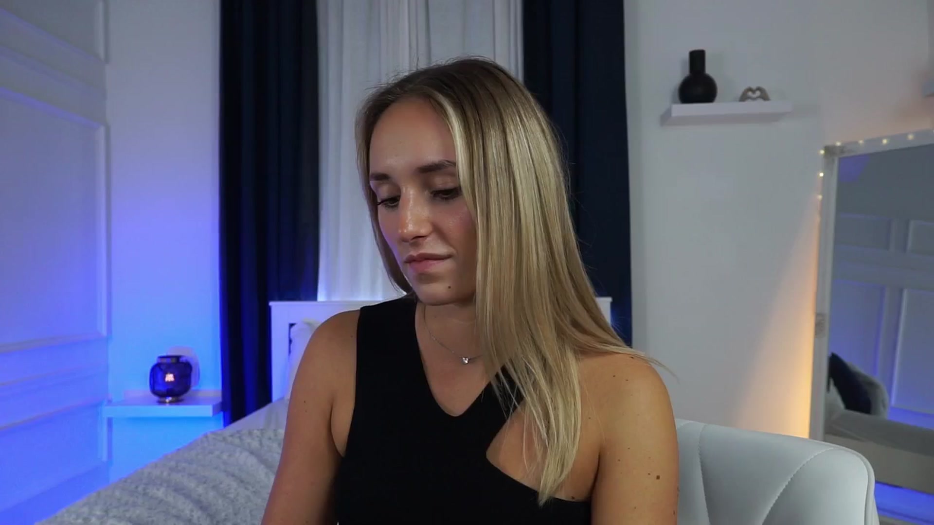 Gallery image thumbnail from LenaaStar's myfreecams stream on, 10/30/2025, 17:31 image 17 of 20